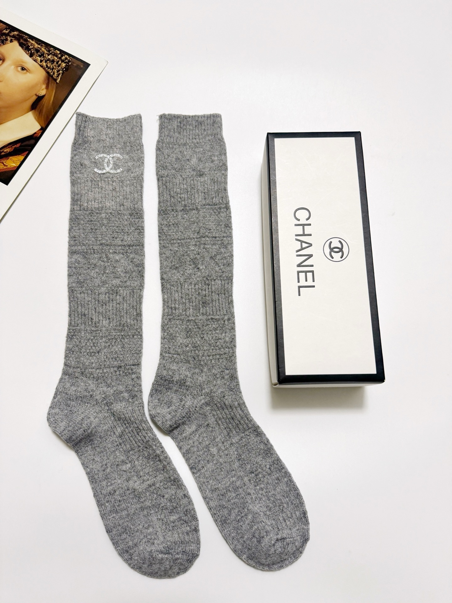 配包装🌟【一盒一双】🌟Chanel 香奈儿 经典字母 logo羊毛 混纺长筒袜 ！菱格暗纹小腿袜 超级软