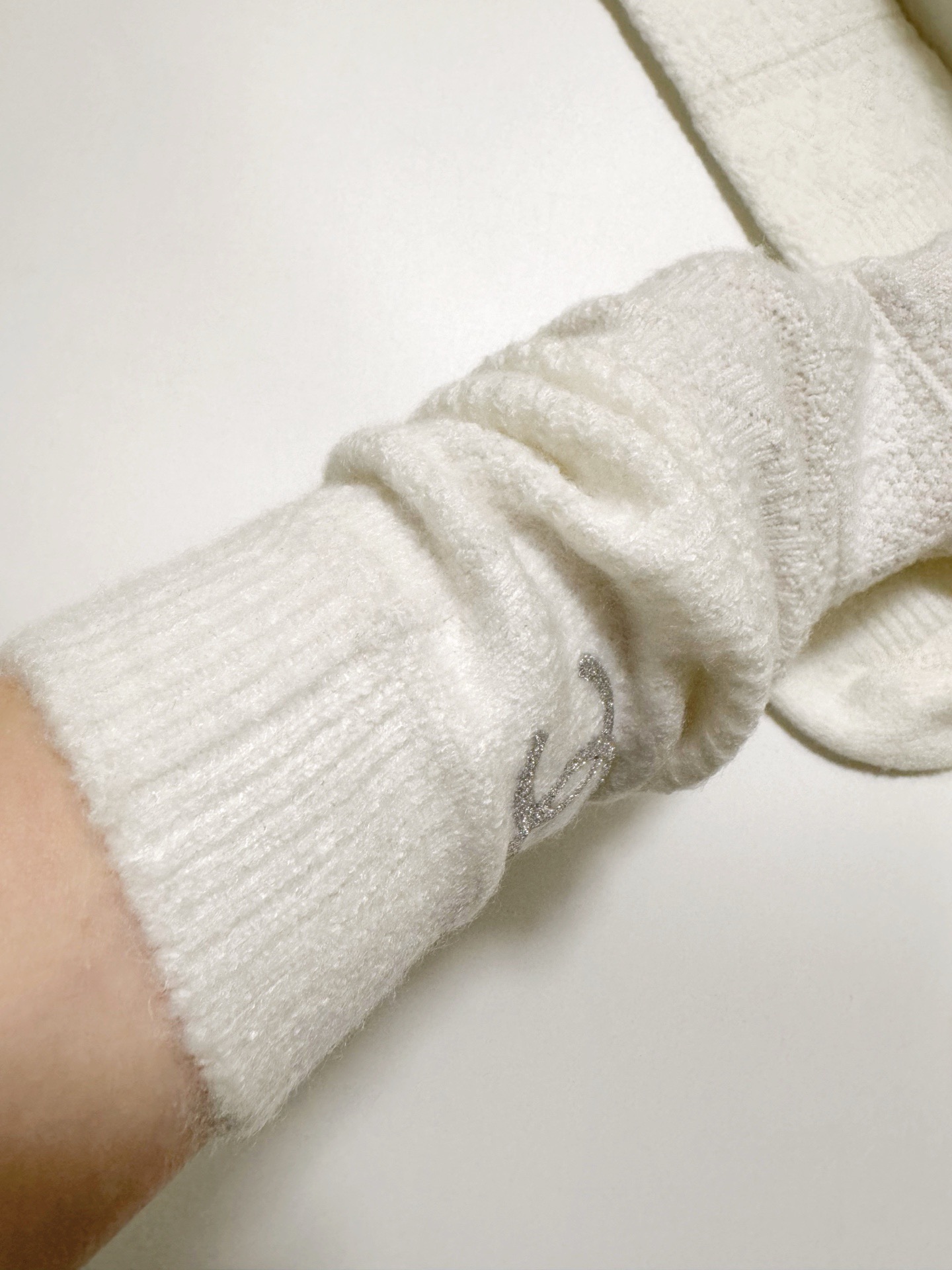 配包装🌟【一盒一双】🌟Chanel 香奈儿 经典字母 logo羊毛 混纺长筒袜 ！菱格暗纹小腿袜 超级软