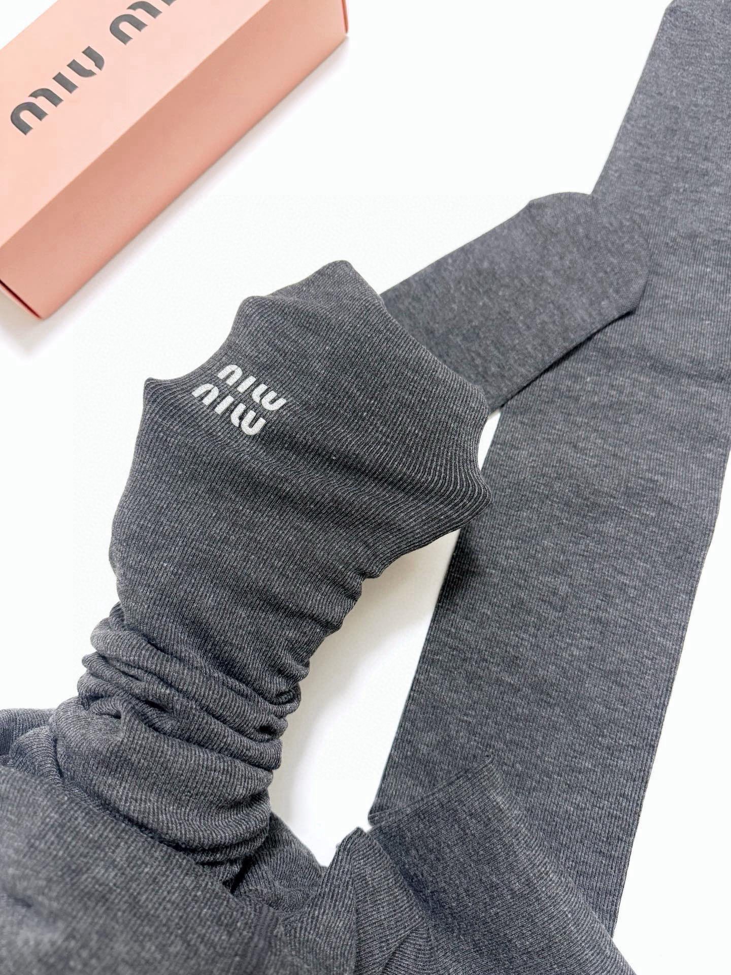 配包装🌟【一盒一双】（不加绒）🌟缪缪 miumiu ins爆款连裤袜 ，🌟对版高货！超大弹力。150g螺