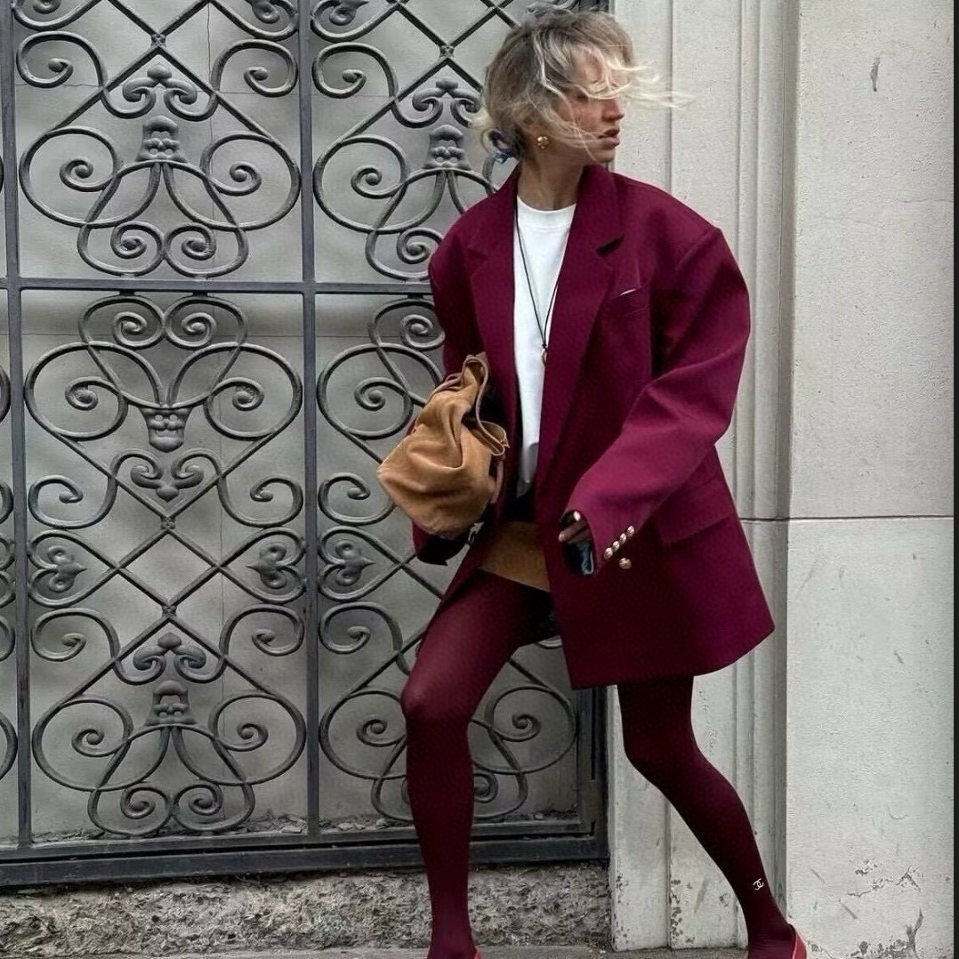 NO:640651,Comes with packaging [one pair per box] (no velvet added) Miumiu miumiu ins popular pantyhose, high-end products!  Super elastic, 150g threaded cotton vertical striped leggings. The trendy brand stockings are so eye-catching and have a slight translucent feel. They are warm and comfortable. Many celebrities and celebrities such as Zhang Yuanying have the same style!  A must-have item for fashionistas in autumn and winter. It looks super classy when paired with it and is extremely fashionable~~ Recommended, recommended, recommended~~ A must-have fashionable item!  !  socks, stockings, socks, miumiu, socks19860909配包装【一盒一双】（不加绒） 缪缪 miumiu ins爆款连裤袜 ,对版高货！超大弹力.150g螺纹棉竖条纹打底裤 好看到爆炸 的潮牌丝袜轻微的透肤感,保暖又舒适. 张元英 等 超多明星 红人同款 ！潮人秋冬必备单品 ,搭配起来超高逼格 ,时髦度爆表啊啊啊啊～～推荐推荐推荐～～必入时髦小单品！！袜子,丝袜,袜子,miumiu,socks,accessory