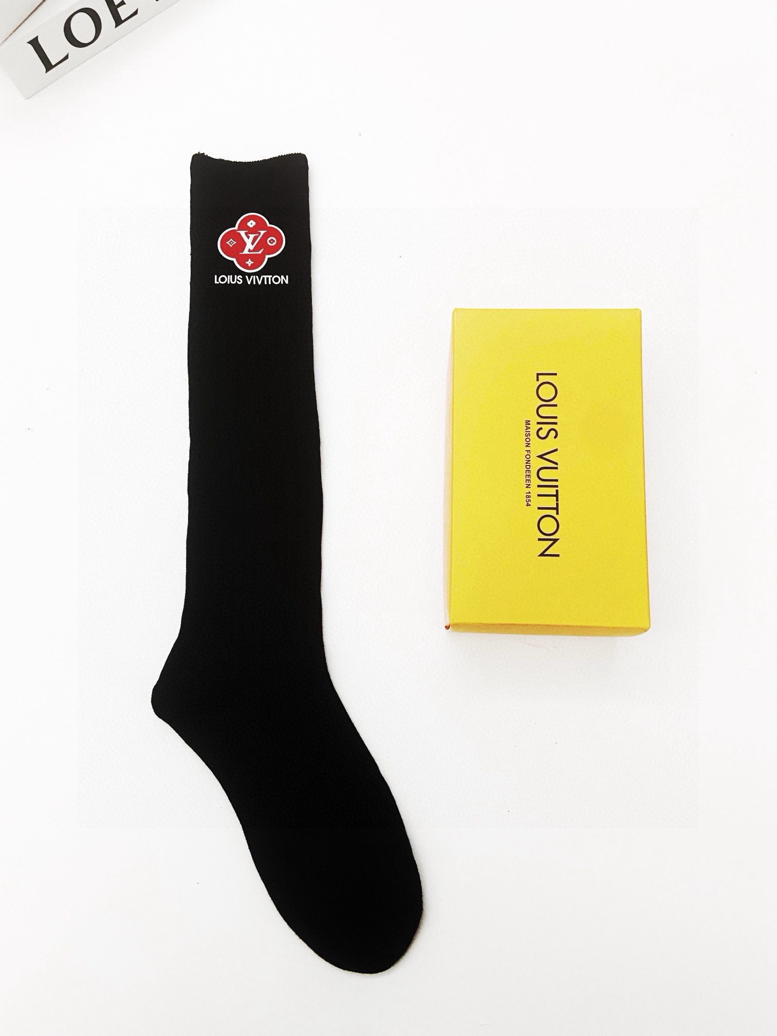 配包装🌟【一盒一双】🌟LV 路易威登 经典字母logo纯棉长筒袜 小腿袜🌟ins爆款！专柜在售ing 🌟