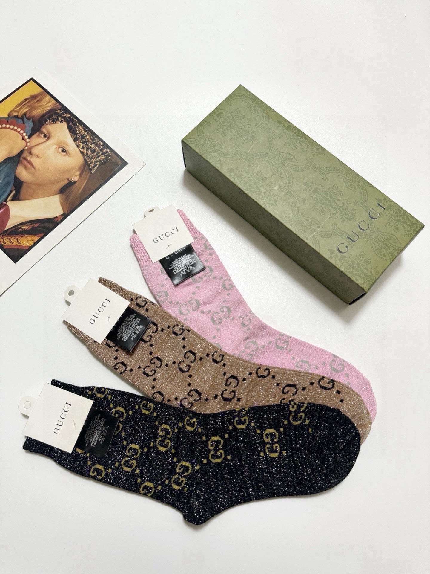 配包装🌟【一盒3双】🌟Gucci 古奇 爆款金银丝中筒袜 🔥双针 混纺金银丝材质，超完美结合，款式经典，