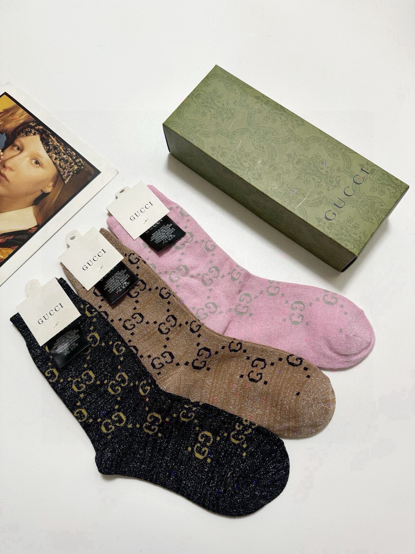 配包装🌟【一盒3双】🌟Gucci 古奇 爆款金银丝中筒袜 🔥双针 混纺金银丝材质，超完美结合，款式经典，