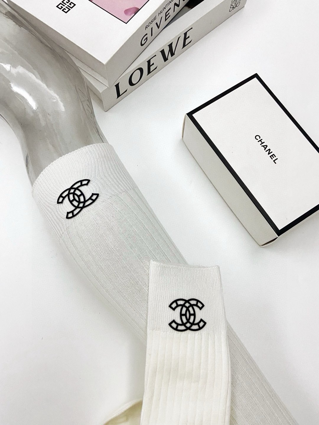 配包装🌟【一盒一双】🌟Chanel 香奈儿 经典双C字母logo纯棉长筒袜 小腿袜🌟ins爆款！专柜在售