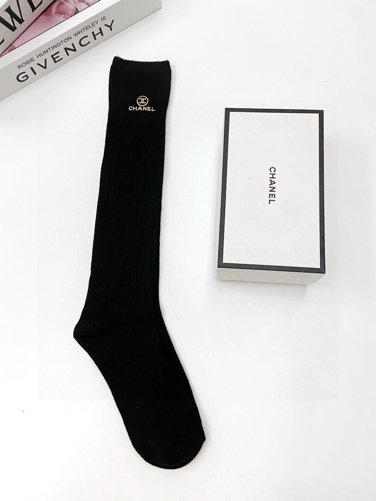 配包装🌟【一盒一双】🌟Chanel 香奈儿 经典双C字母logo纯棉长筒袜 小腿袜🌟ins爆款！专柜在售
