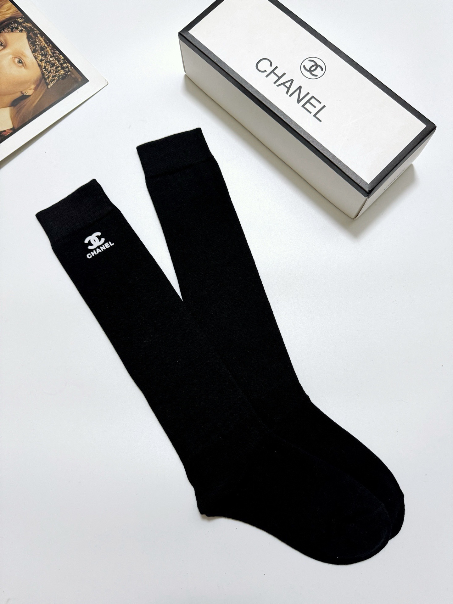 配包装🌟【一盒一双】🌟Chanel 香奈儿 经典双C字母logo纯棉长筒袜 小腿袜🌟ins爆款！专柜在售