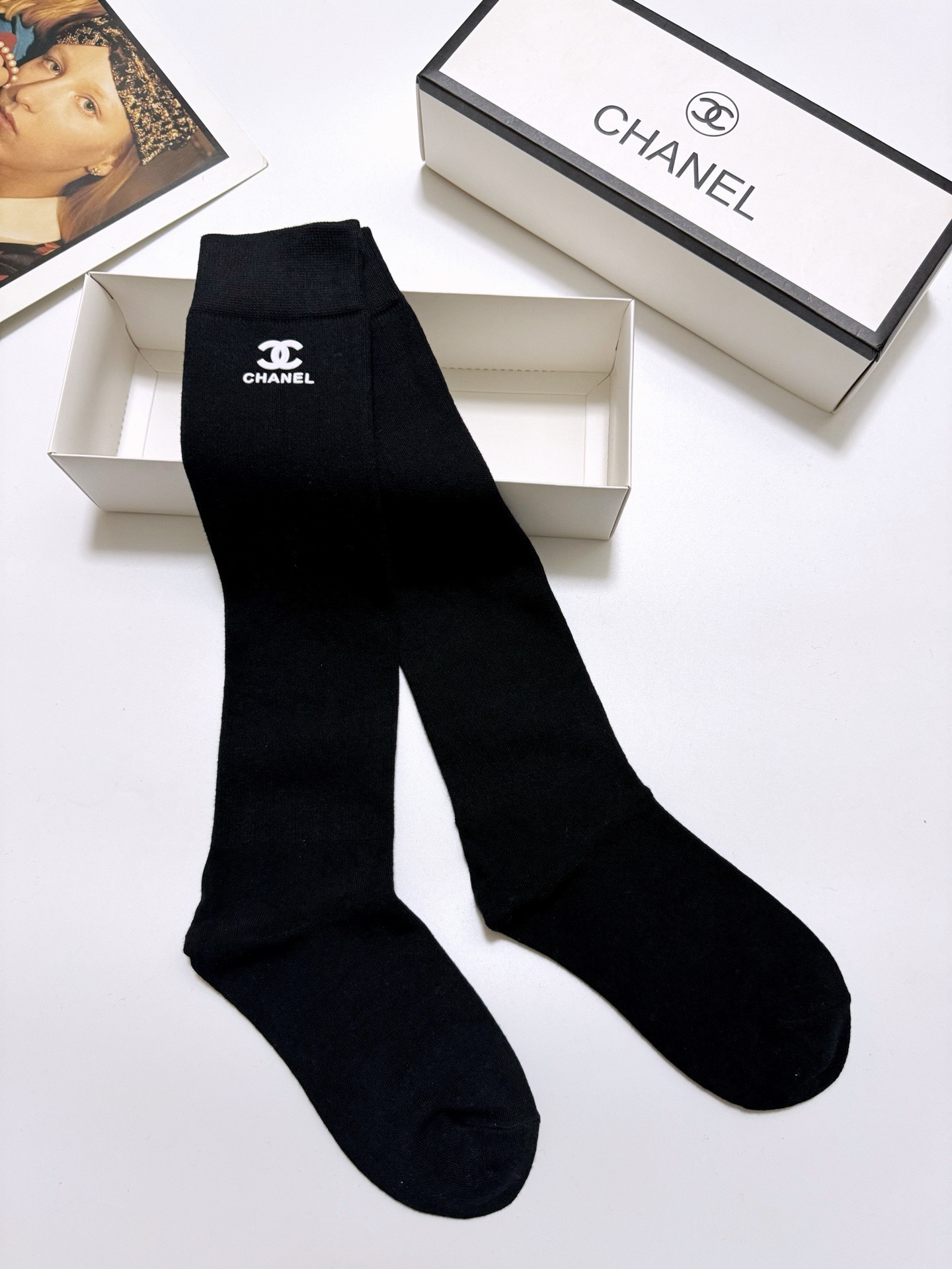 配包装🌟【一盒一双】🌟Chanel 香奈儿 经典双C字母logo纯棉长筒袜 小腿袜🌟ins爆款！专柜在售