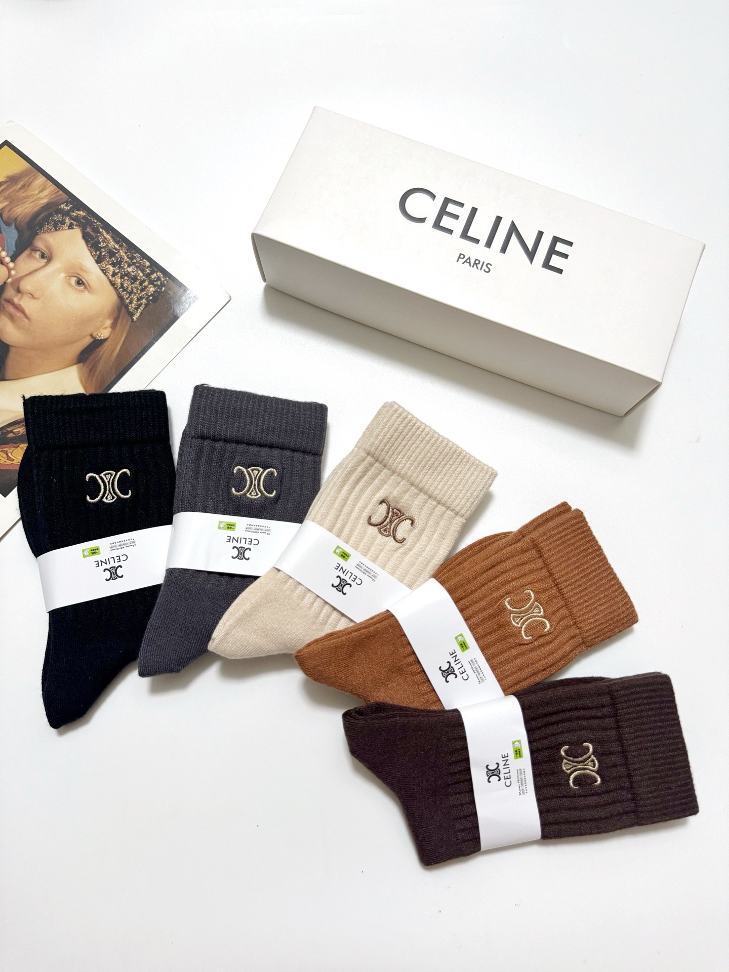配包装🌟【一盒5 双】 🌟Celine 赛琳 经典刺绣字母logo 羊绒混纺中筒袜 ，软糯亲肤，ins超