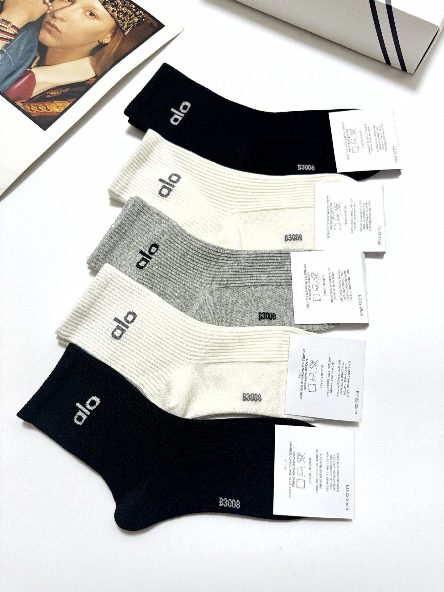 配包装🌟【一盒5双】 🌟 alo 经典字母logo 纯棉中筒袜 ，ins超火爆小腿短袜，纯棉面料，潮人必