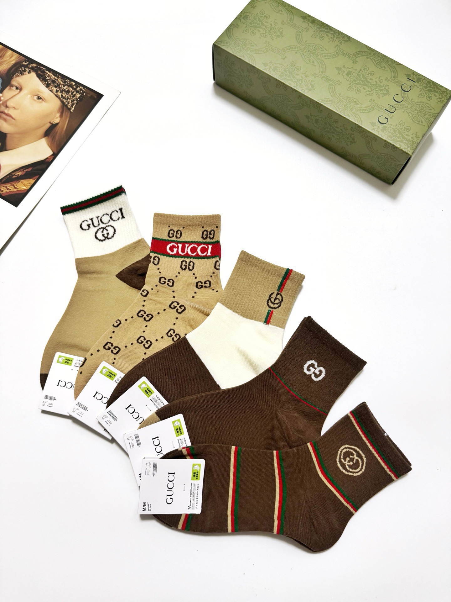 配包装🌟【一盒5双】 🌟Gucci 古琦 经典字母logo 纯棉中筒袜 ，ins超火爆短袜，纯棉面料，潮