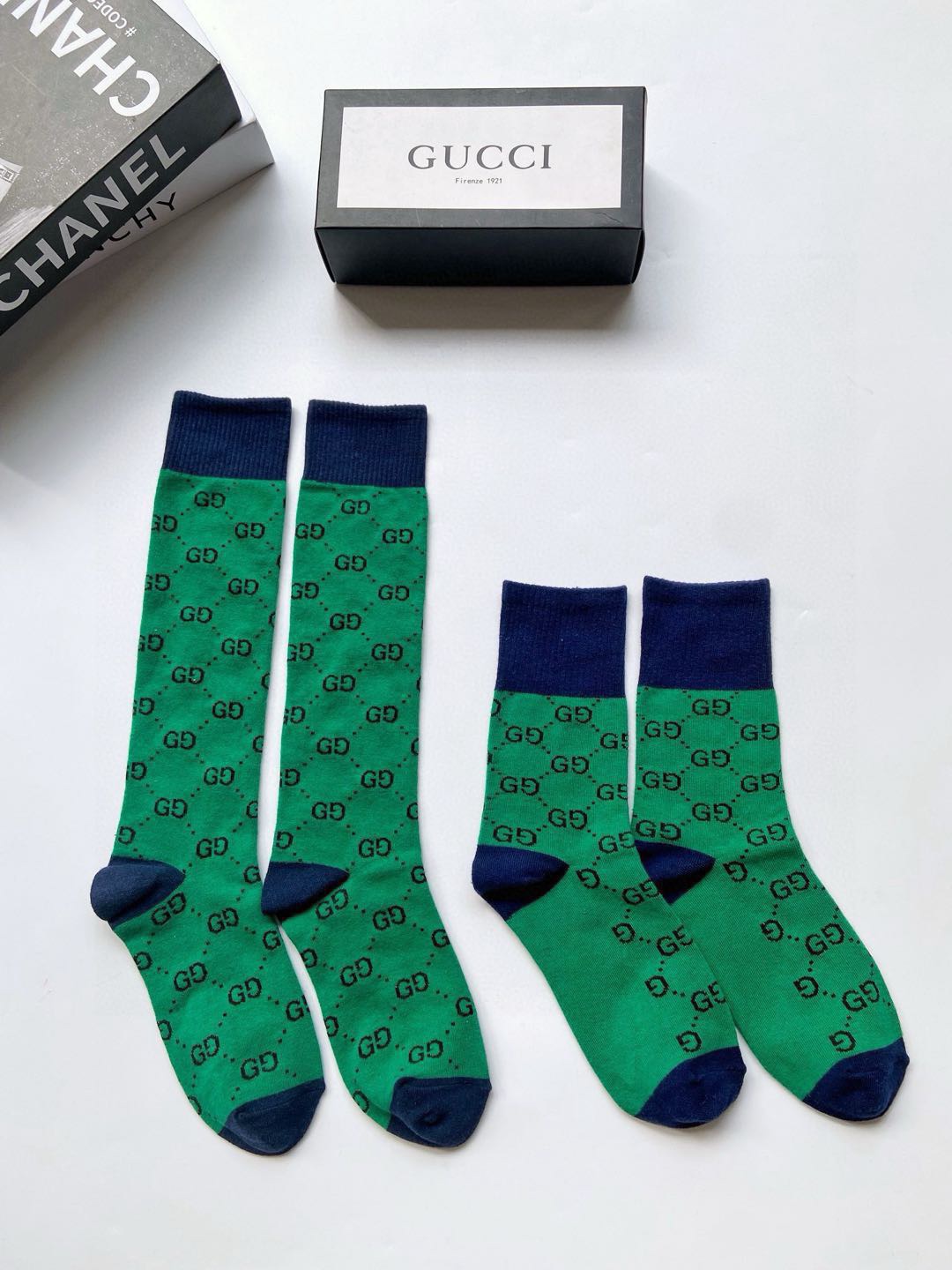 配包装🌟【一盒2双】🌟Gucci 古奇 爆款双G字母 长筒袜 中筒袜🔥专柜同步发售ing ，巨多明星红人