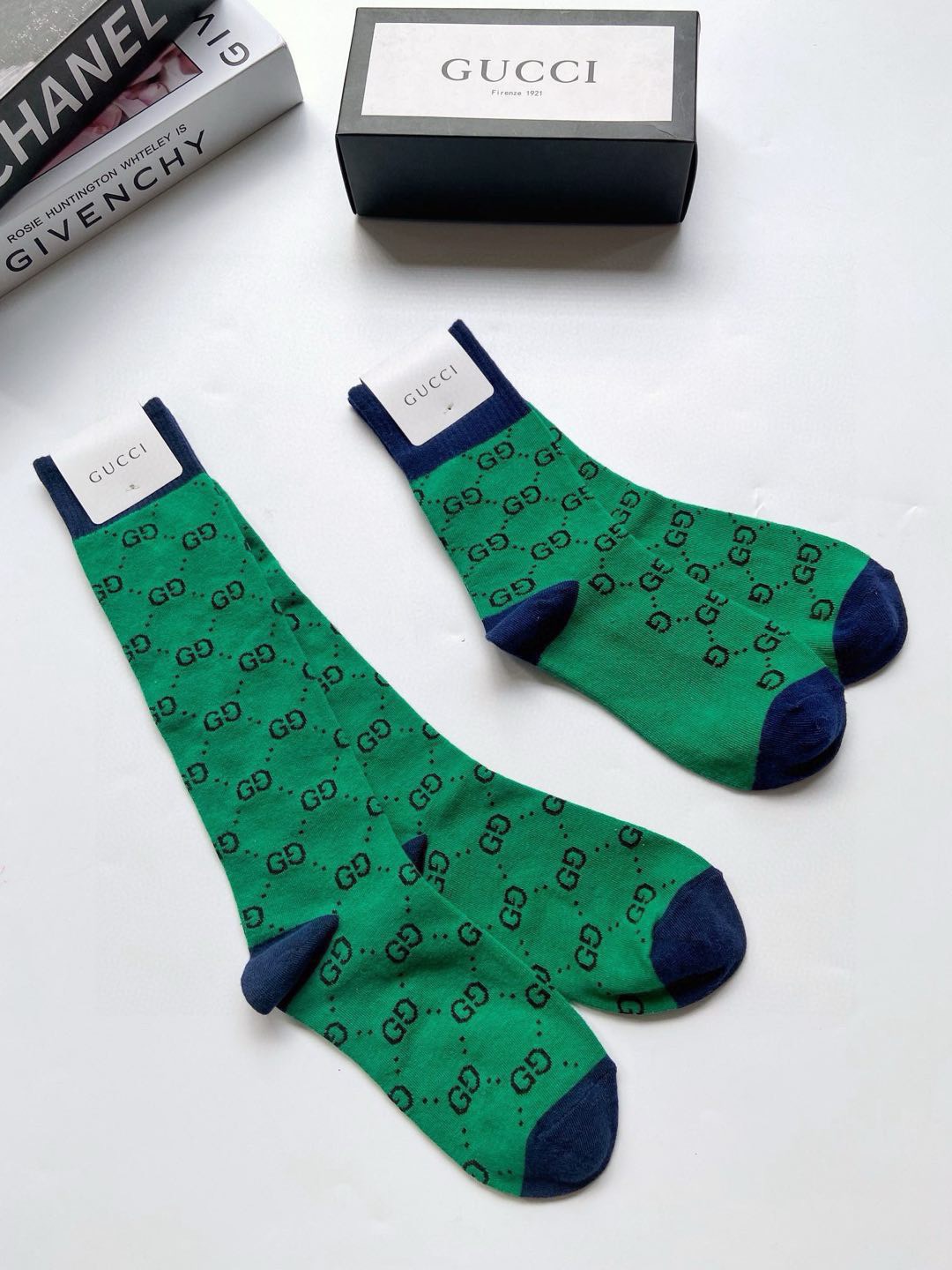 配包装🌟【一盒2双】🌟Gucci 古奇 爆款双G字母 长筒袜 中筒袜🔥专柜同步发售ing ，巨多明星红人