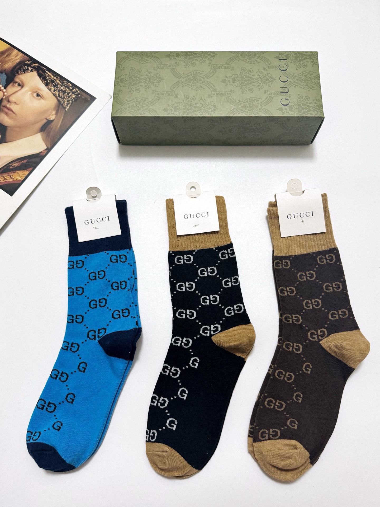 配包装🌟【一盒3双】🌟Gucci 古琦 经典字母 logo 纯棉 中筒袜 ！超级软糯亲肤！🌟ins爆款！