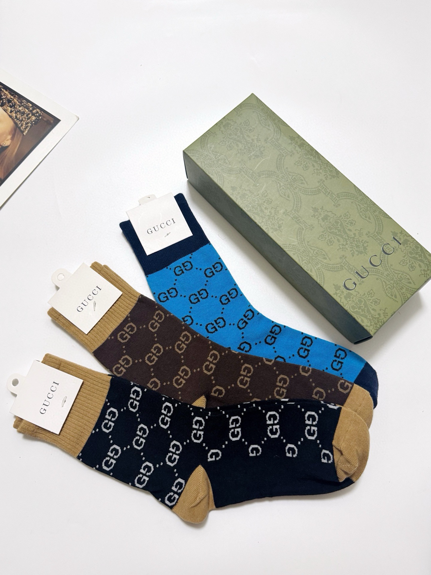 配包装🌟【一盒3双】🌟Gucci 古琦 经典字母 logo 纯棉 中筒袜 ！超级软糯亲肤！🌟ins爆款！