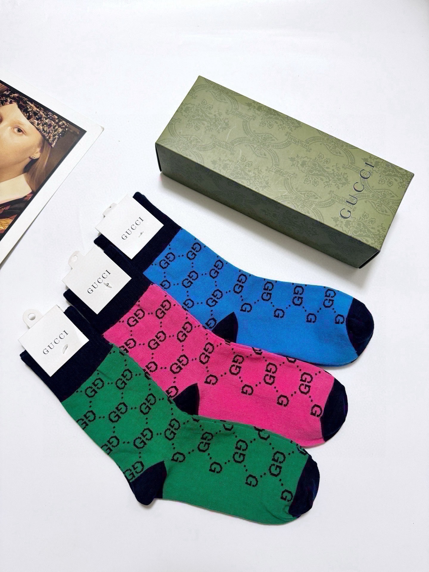 配包装🌟【一盒3双】🌟Gucci 古琦 经典字母 logo 纯棉 中筒袜 ！超级软糯亲肤！🌟ins爆款！