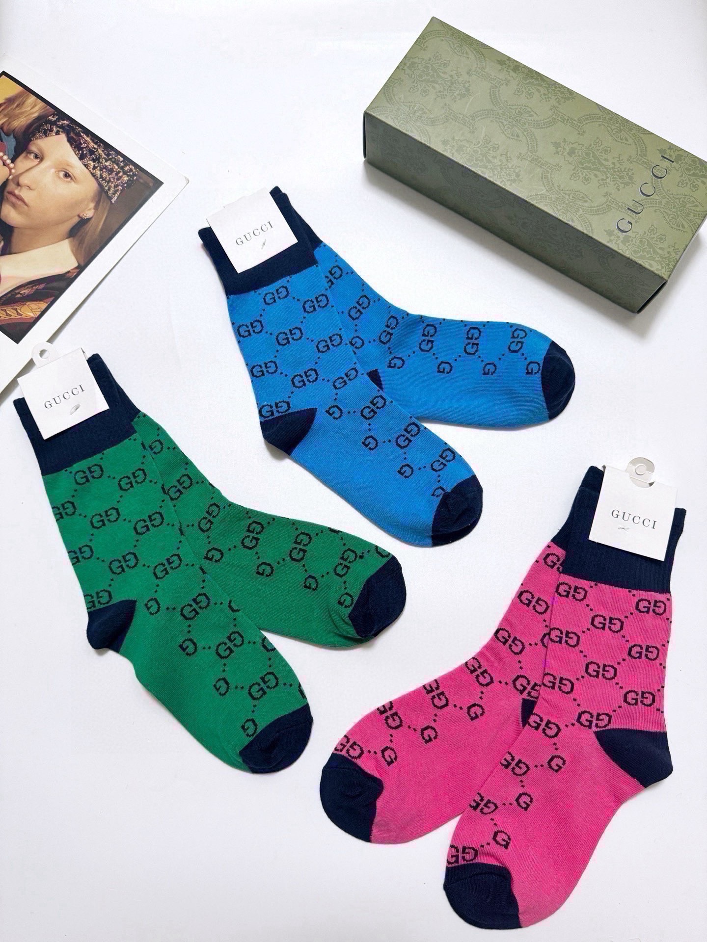 配包装🌟【一盒3双】🌟Gucci 古琦 经典字母 logo 纯棉 中筒袜 ！超级软糯亲肤！🌟ins爆款！