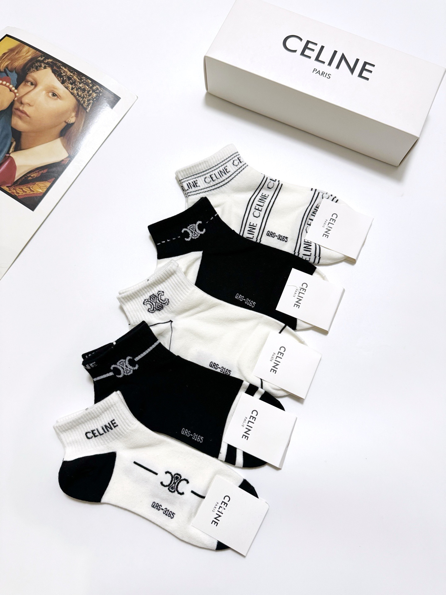 配包装🌟【一盒5双】 🌟Celine 赛琳 经典字母logo 纯棉短袜 ，ins超火爆短袜，纯棉面料，潮