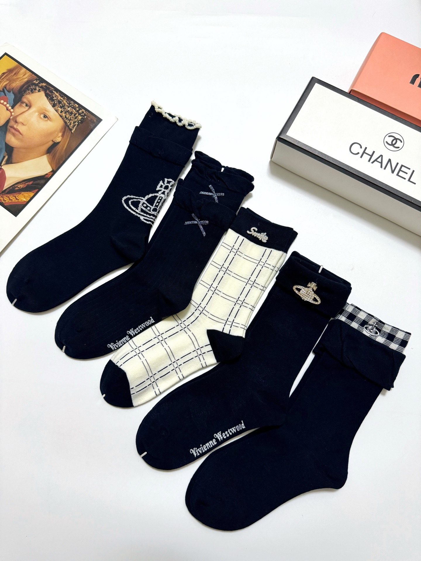 配包装🌟【一盒5 双】 🌟 Vivienne Westwood，西太后经典logo 纯棉中筒袜 ，纯棉面