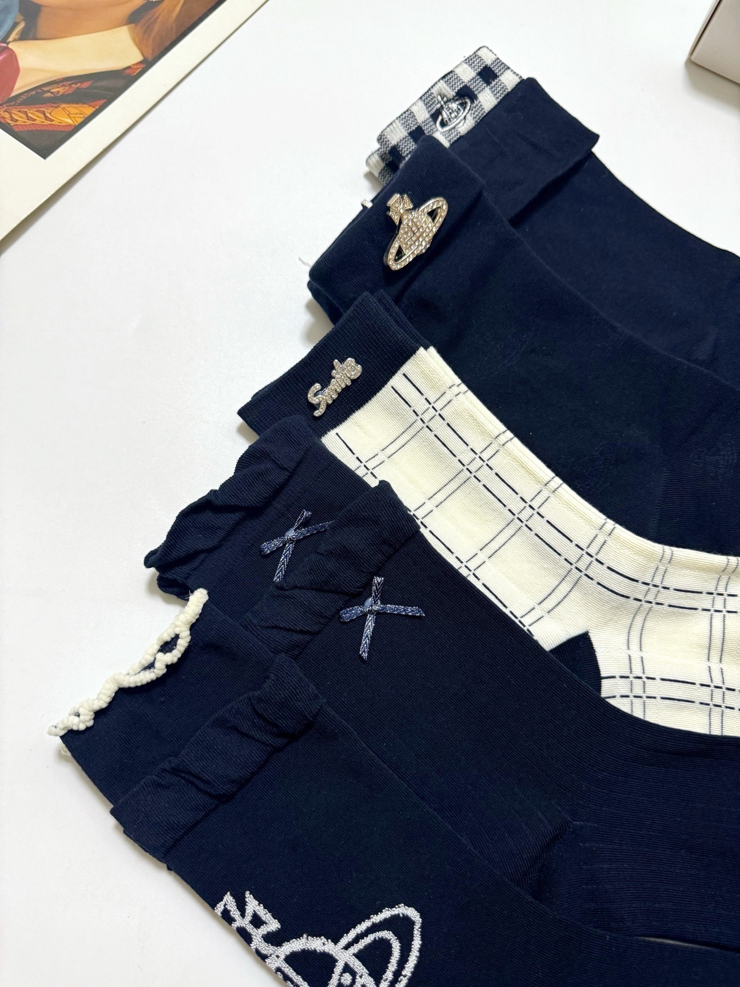 配包装🌟【一盒5 双】 🌟 Vivienne Westwood，西太后经典logo 纯棉中筒袜 ，纯棉面