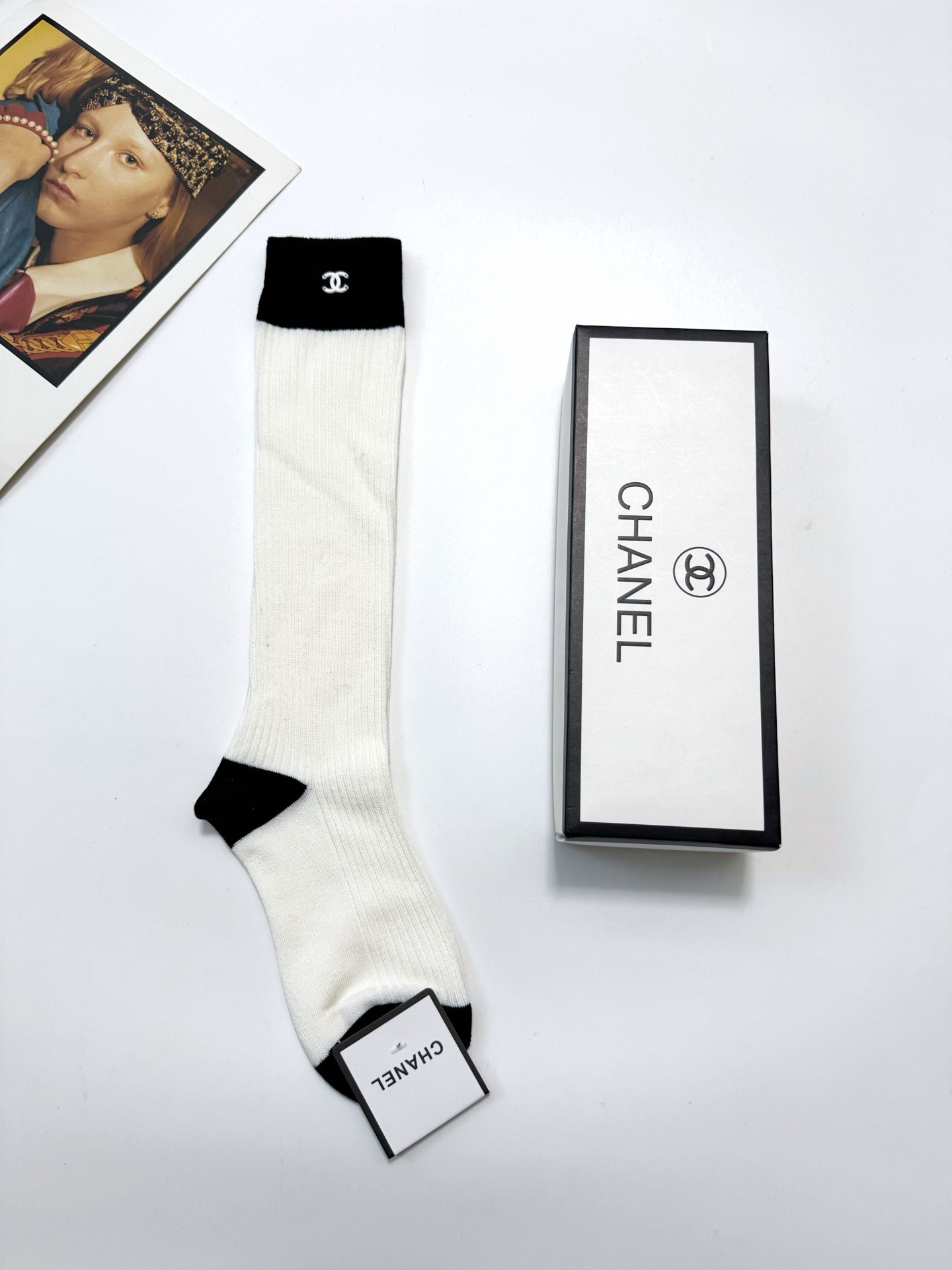 配包装🌟【一盒一双】🌟Chanel 香奈儿 经典重工手缝字母logo 纯棉中筒袜 小腿袜 🌟ins爆款！