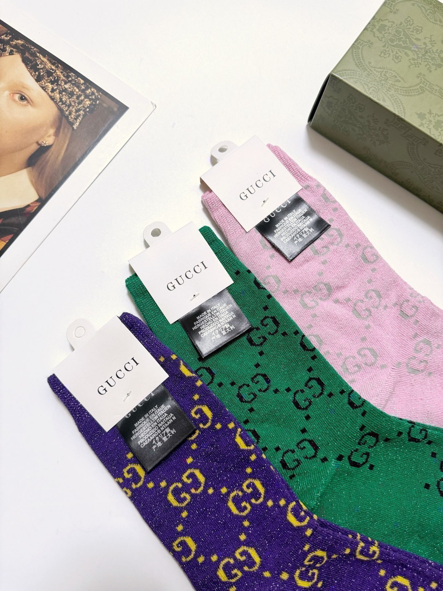 配包装🌟【一盒3双】🌟Gucci 古奇 爆款金银丝中筒袜 🔥双针 混纺金银丝材质，超完美结合，款式经典，
