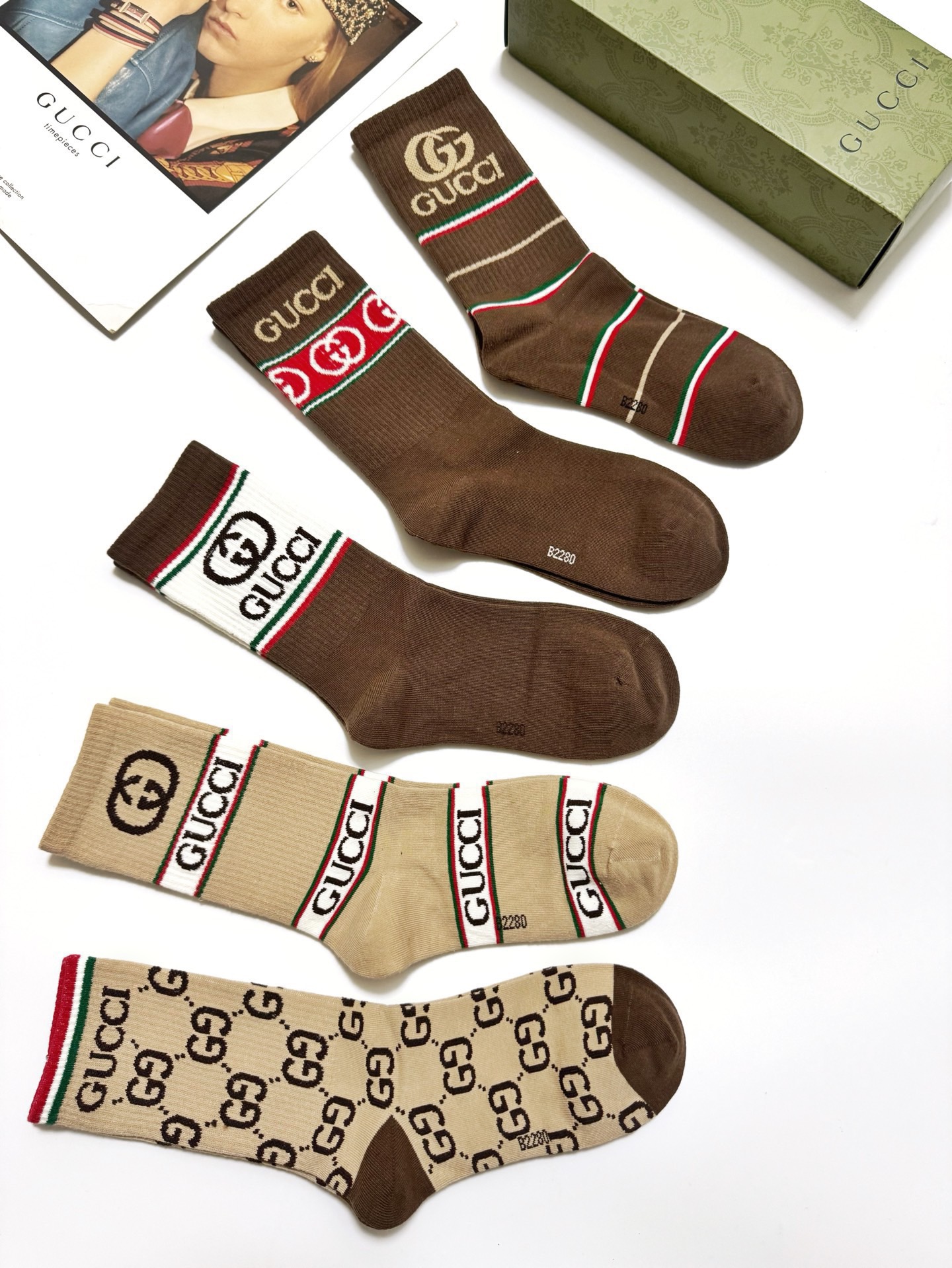 配包装🌟【一盒5 双】 🌟Gucci 古琦 经典字母logo 纯棉中筒袜 ，ins超火爆配色 ，纯棉面料