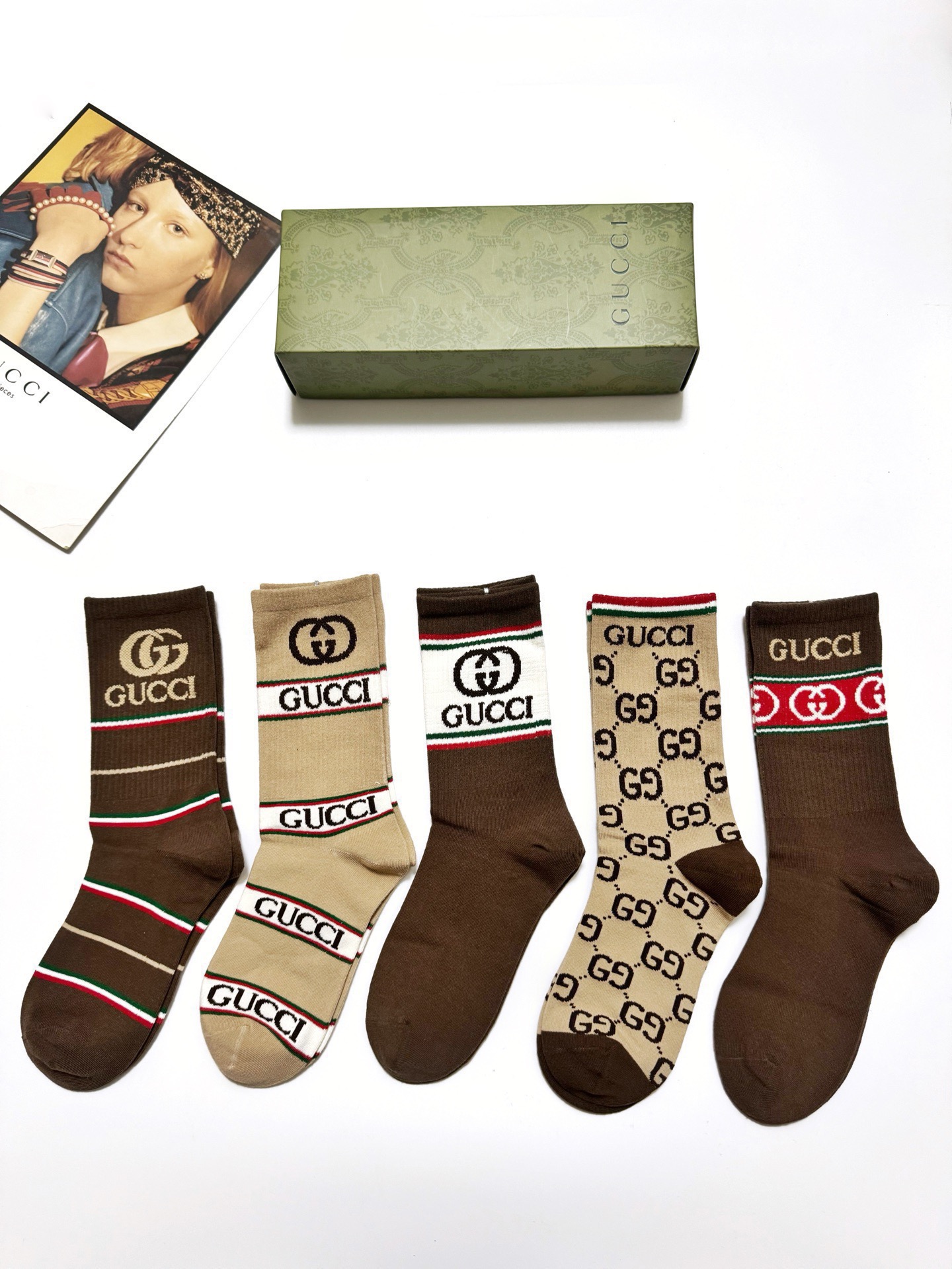 配包装🌟【一盒5 双】 🌟Gucci 古琦 经典字母logo 纯棉中筒袜 ，ins超火爆配色 ，纯棉面料