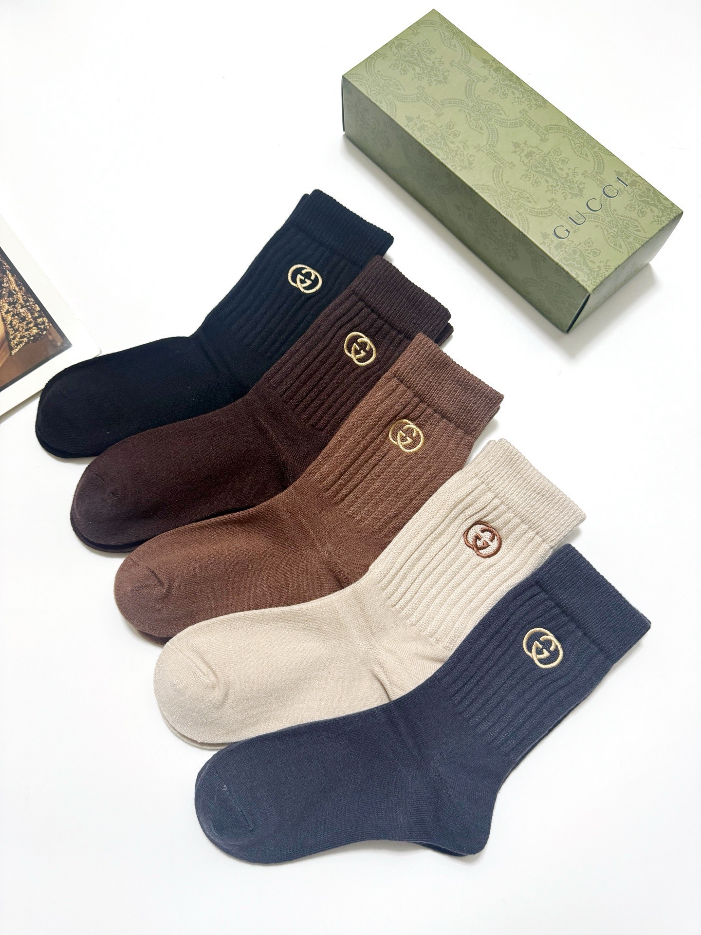 配包装🌟【一盒5 双】 🌟Gucci 古琦 经典刺绣字母logo 羊绒混纺中筒袜 ，软糯亲肤，ins超火