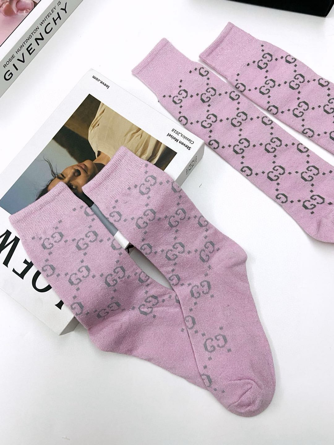 配包装🌟【一盒2 双】🌟Gucci 古奇 爆款金银丝长筒袜 中筒袜，超级火爆小腿袜🔥双针针织混纺金银丝材