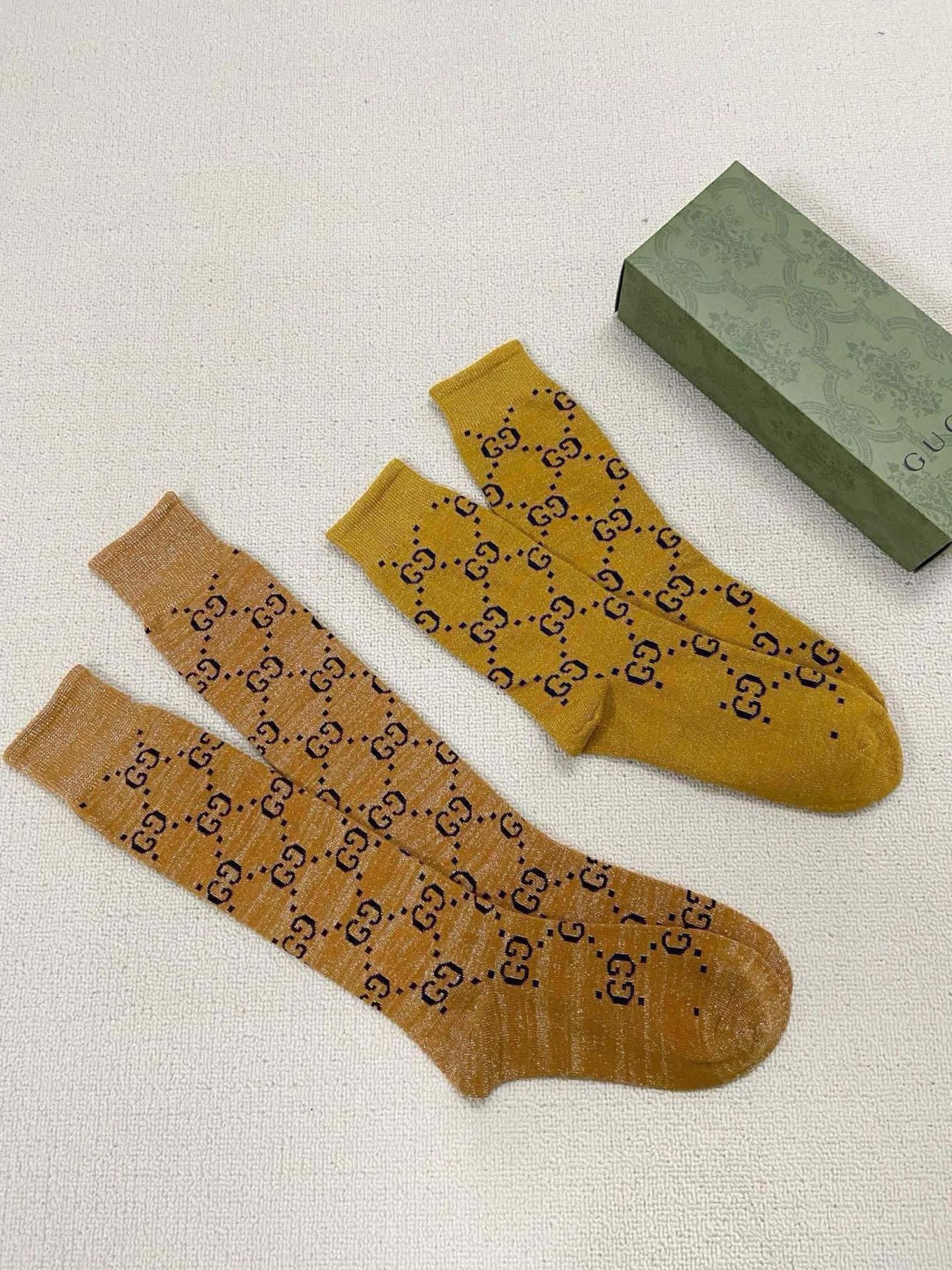 配包装🌟【一盒2 双】🌟Gucci 古奇 爆款金银丝长筒袜 中筒袜，超级火爆小腿袜🔥双针针织混纺金银丝材