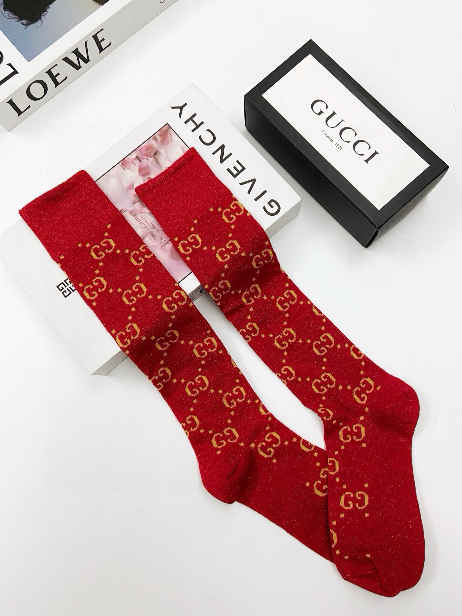 配包装🌟【一盒2 双】🌟Gucci 古奇 爆款金银丝长筒袜 中筒袜，超级火爆小腿袜🔥双针针织混纺金银丝材