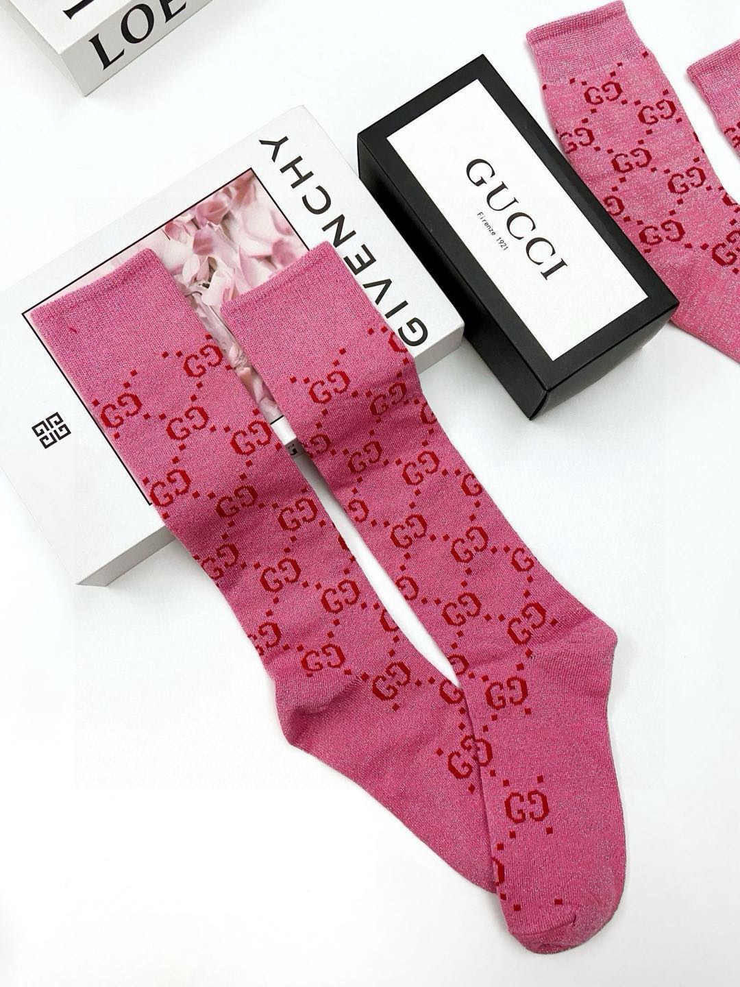 配包装🌟【一盒2 双】🌟Gucci 古奇 爆款金银丝长筒袜 中筒袜，超级火爆小腿袜🔥双针针织混纺金银丝材