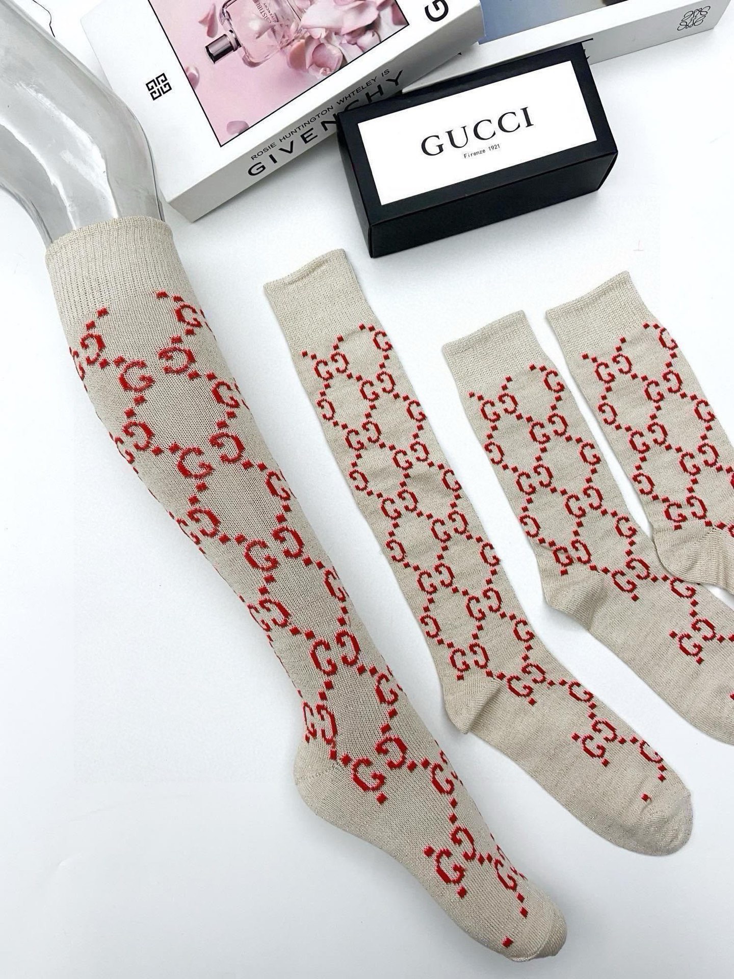 配包装🌟【一盒2 双】🌟Gucci 古奇 爆款金银丝长筒袜 中筒袜，超级火爆小腿袜🔥双针针织混纺金银丝材