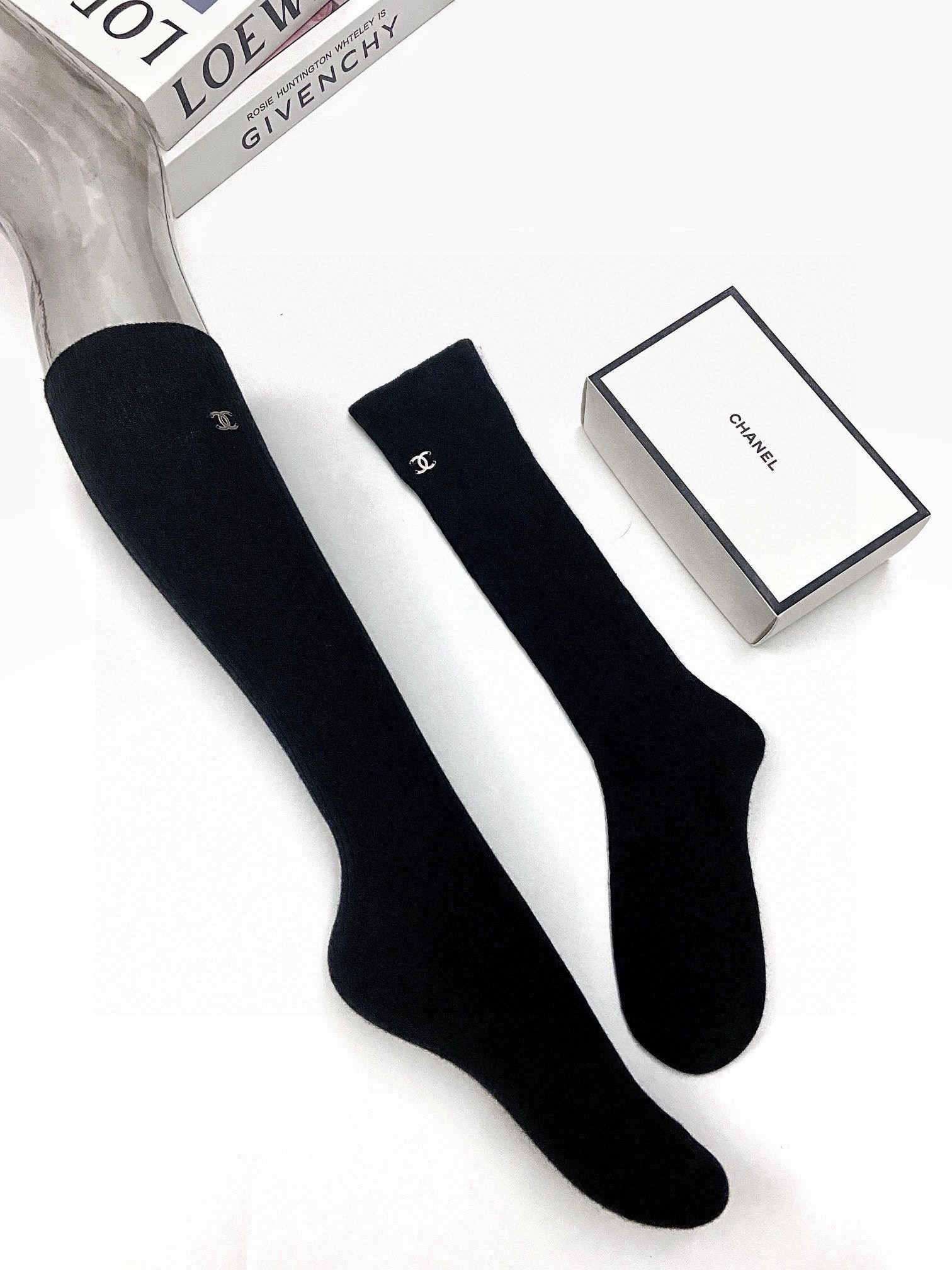 配包装🌟【一盒一双】🌟Chanel 香奈儿 经典字母logo纯棉长筒袜 小腿袜🌟重工装饰个性时尚🌟ins