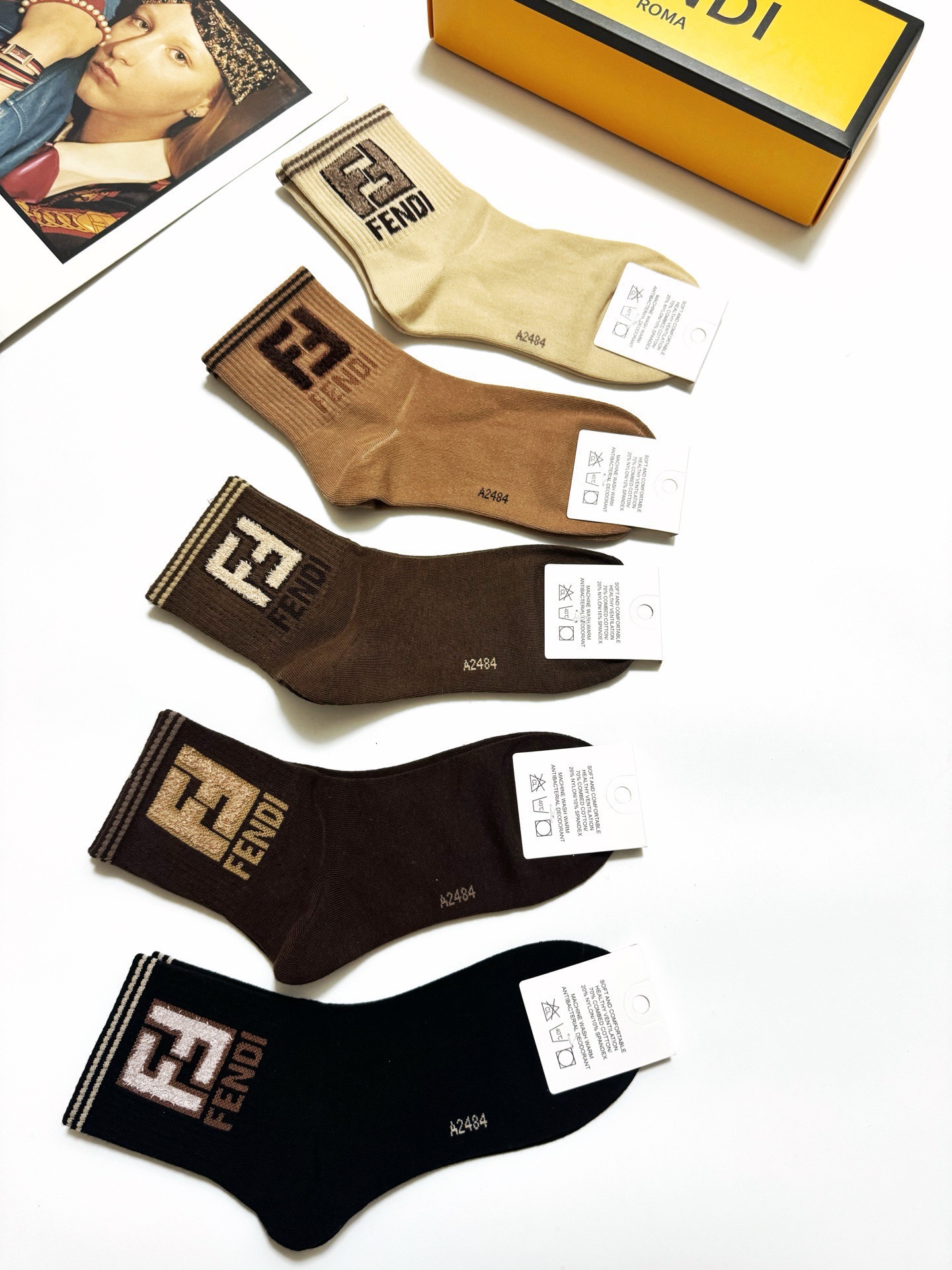 配包装🌟【一盒5 双】🌟Fendi 芬迪 经典字母 logo短袜 ！纯棉面料软糯亲肤！🌟ins爆款！专柜