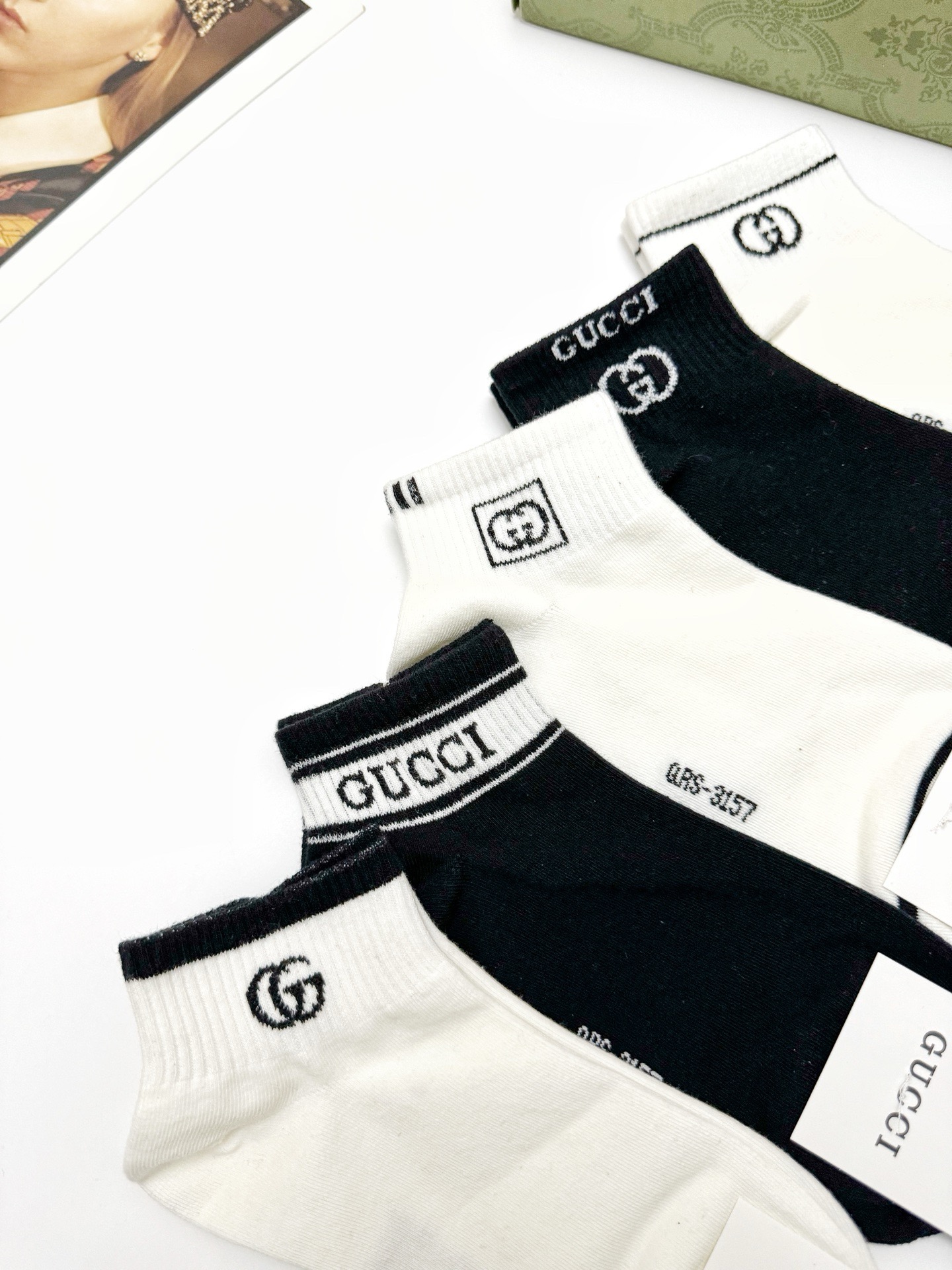 春款上线 配包装🌟【一盒5 双】 🌟Gucci 古琦 经典字母logo 双G 短袜 ，ins超火爆短袜，