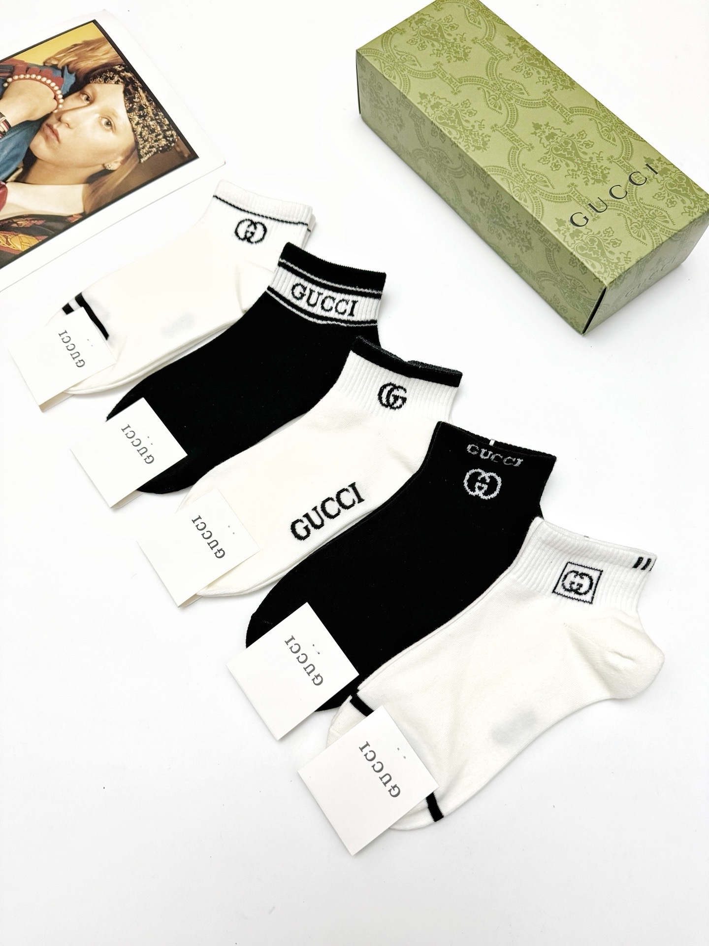 春款上线 配包装🌟【一盒5 双】 🌟Gucci 古琦 经典字母logo 双G 短袜 ，ins超火爆短袜，