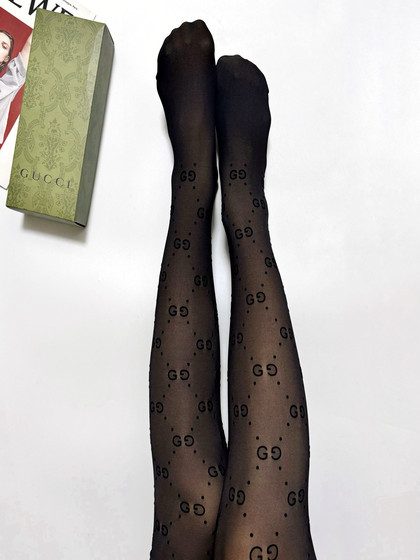 NO:702576,[Thickened model, weight 100g] Comes with packaging [one pair per box] Gucci Gucci ins hot style, thickened stockings for autumn and winter, water-gloss black silk translucent pantyhose, high quality matching version!  Super elastic. The explosive trendy stockings have a slight translucent feel, are warm and comfortable. Many celebrities and celebrities have the same style!  A must-have item for fashionistas in autumn and winter. It looks super classy when paired with it and is extremely fashionable~~ Recommended, recommended, recommended~~ A must-have fashionable item!  !  socks, stockings, socks, gucci, socks19860909【加厚款 克重100g】 配包装【一盒一双】 Gucci 古琦 ins爆款,秋冬加厚丝袜 ,水光黑丝透肤打底连裤袜对版高货！超大弹力. 好看到爆炸 的潮牌丝袜轻微的透肤感,保暖又舒适. 超多明星 红人同款 ！潮人秋冬必备单品 ,搭配起来超高逼格 ,时髦度爆表啊啊啊啊～～推荐推荐推荐～～必入时髦小单品！！袜子,丝袜,袜子,gucci,socks,accessory