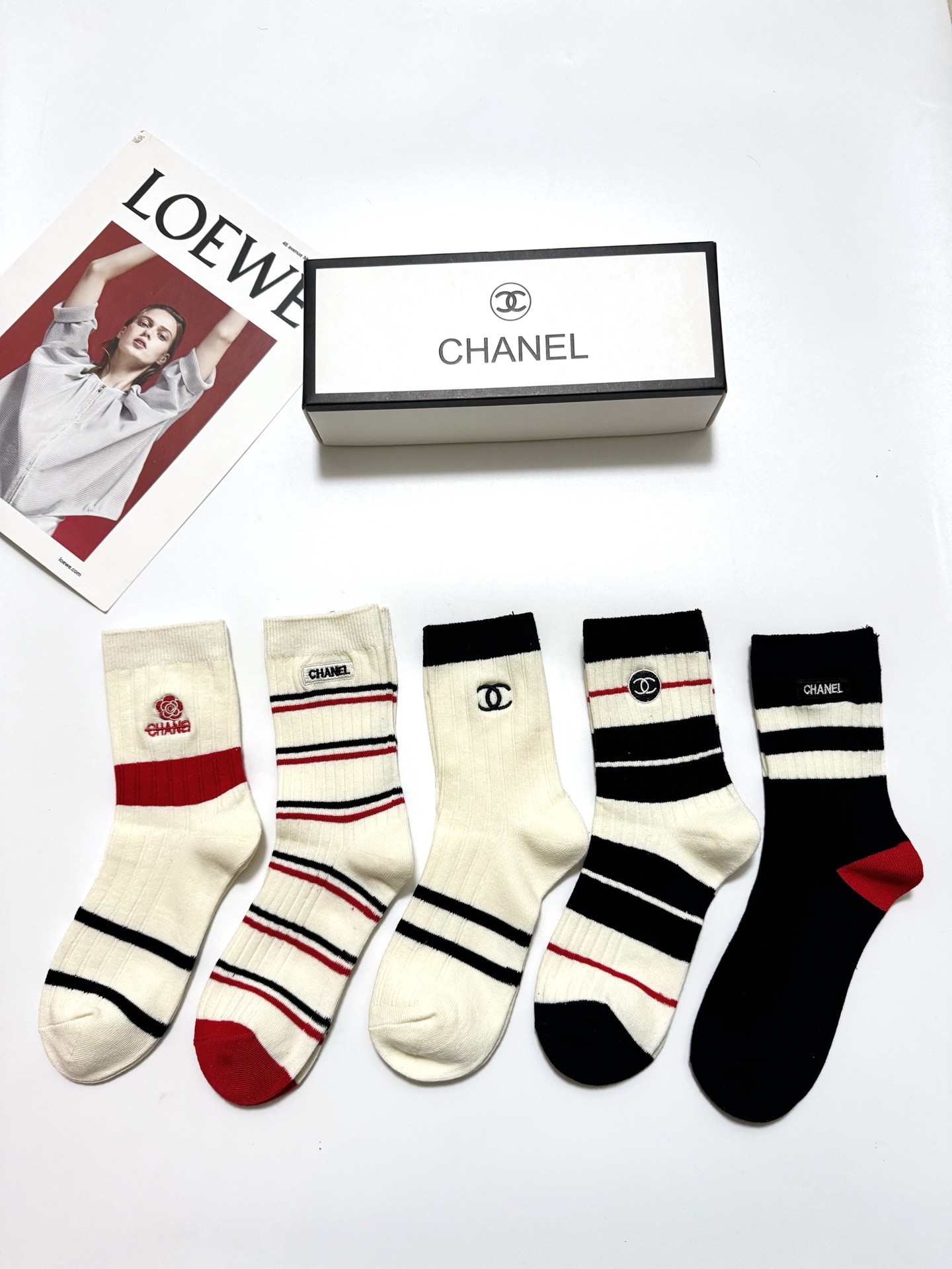 NO:702448,Comes with packaging [5 pairs in a box] Chanel Chanel classic letter embroidery logo pure cotton mid-calf socks, ins super popular mid-calf socks pure cotton calf socks, pure cotton fabric, a must-have for fashionistas, classic color matching, personalized fashion and versatile style, you deserve it Socks, stockings, socks, chanel, chanel, socks19860909配包装【一盒5 双】 Chanel 香奈儿 经典字母刺绣logo 纯棉中筒袜,ins超火爆中筒袜 纯棉小腿袜,纯棉面料,潮人必备 ,经典配色 个性时尚百搭款,你值得拥有哦袜子,丝袜,袜子,chanel,chanel,socks,accessory