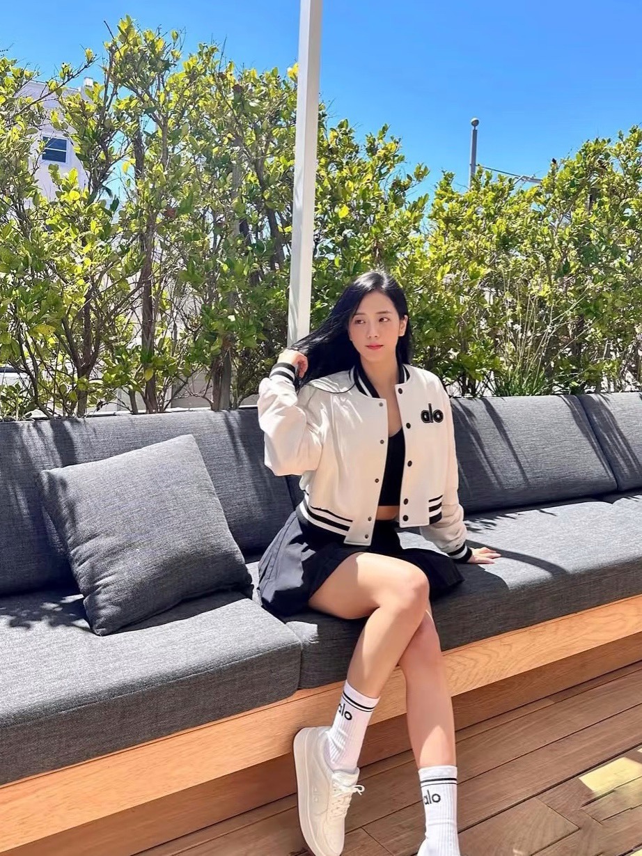 NO:702421,Comes with packaging [3 pairs in a box] alo classic letter logo pure cotton mid-calf socks, ins super popular calf socks, pure cotton fabric, a must-have for fashionistas, classic color matching, personalized, fashionable and versatile, you deserve it Socks, stockings, socks, socks19860909配包装【一盒3双】  alo 经典字母logo 纯棉中筒袜,ins超火爆小腿短袜,纯棉面料,潮人必备 ,经典配色 个性时尚百搭款,你值得拥有哦袜子,丝袜,袜子,socks,accessory