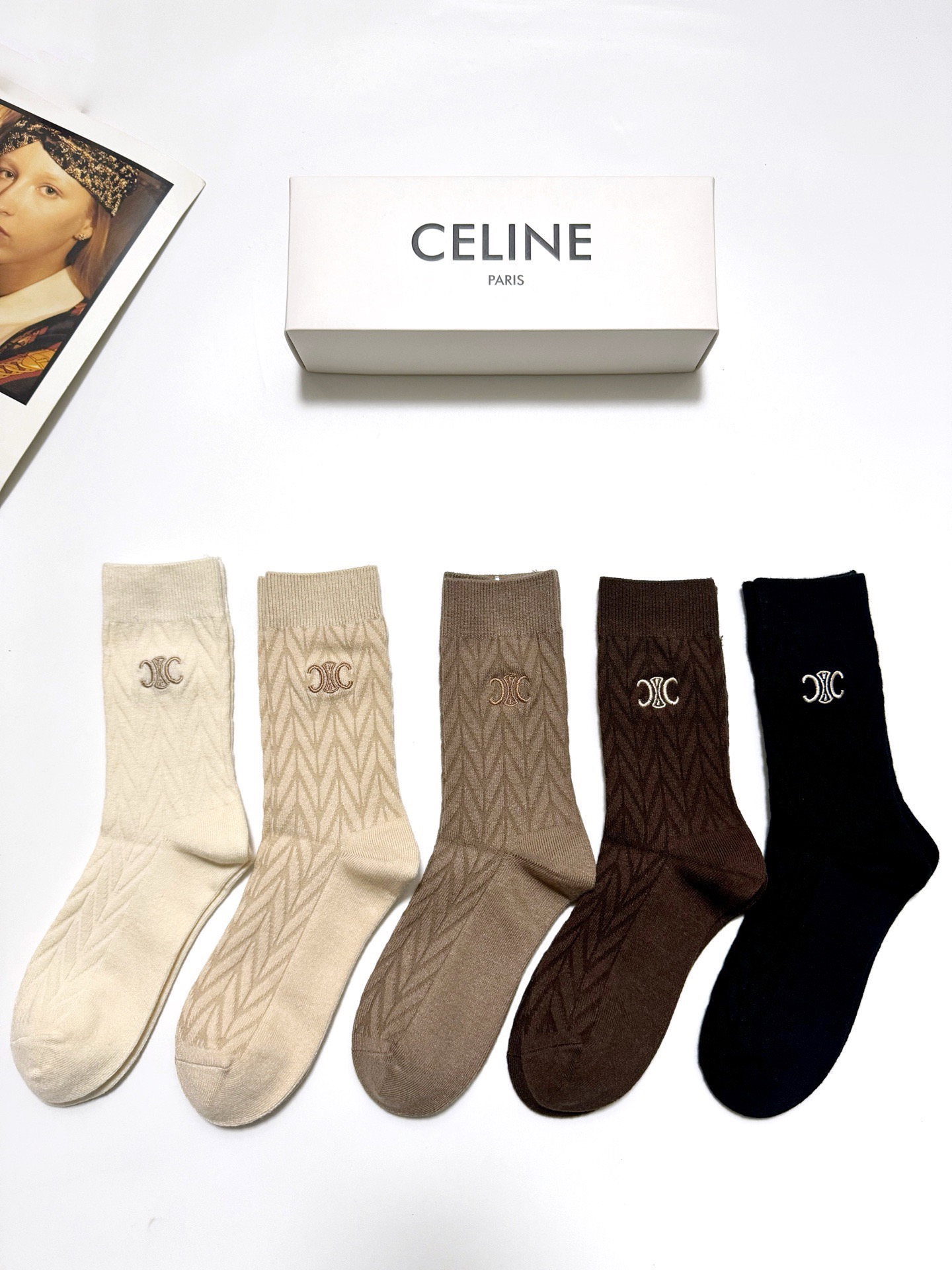 NO:702523,Comes with packaging [5 pairs in a box] Celine classic letter logo cashmere blend mid-calf socks, ins super popular color, super soft and skin-friendly, a must-have for fashionistas, personalized, fashionable and versatile, you deserve it Socks, stockings, socks, celine, celine, socks19860909配包装【一盒5 双】 Celine 赛琳 经典字母logo 羊绒混纺 中筒袜,ins超火爆配色 ,超级软糯亲肤,潮人必备 ,个性时尚百搭款,你值得拥有哦袜子,丝袜,袜子,celine,celine,socks,accessory