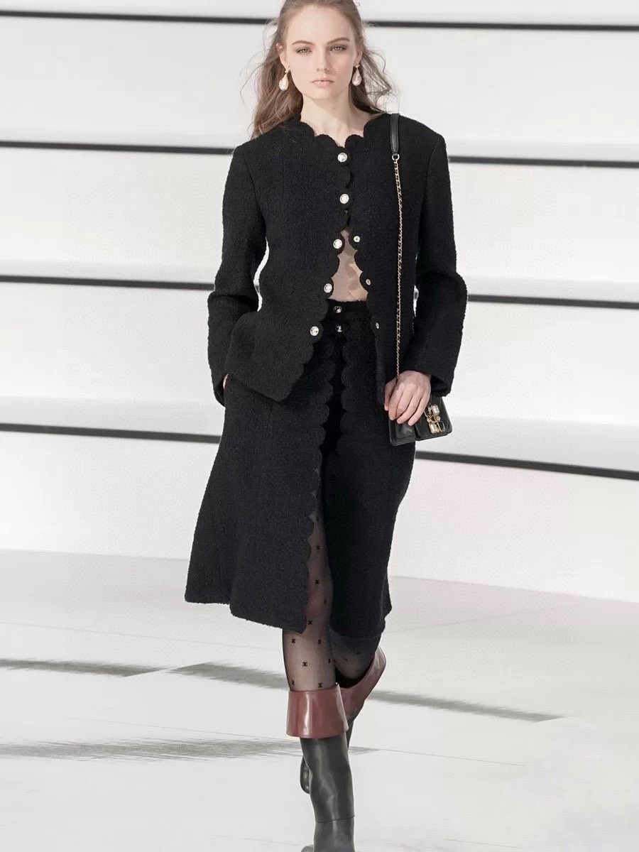 NO:718790,Comes with packaging (no profit will be given) [one pair per box] Chanel's popular double C flocked letter stockings are so good that you can see them, they are produced in a one-to-one version of big-name European and American stockings, and you can see the craftsmanship!  A must-have item for fashionistas in autumn and winter. It looks super classy when paired with it and is extremely fashionable~~ Recommended, recommended, recommended~~ A must-have fashionable item!  !  socks, stockings, socks, chanel, socks19860909配包装（不让利）【一盒一双】 Chanel爆款双C植绒字母丝袜 好看到爆炸 ,欧美大牌丝袜一比一高版本制作,可以看得到的工艺！ 潮人秋冬必备单品 ,搭配起来超高逼格 ,时髦度爆表啊啊啊啊～～推荐推荐推荐～～必入时髦小单品！！袜子,丝袜,袜子,chanel,socks,accessory