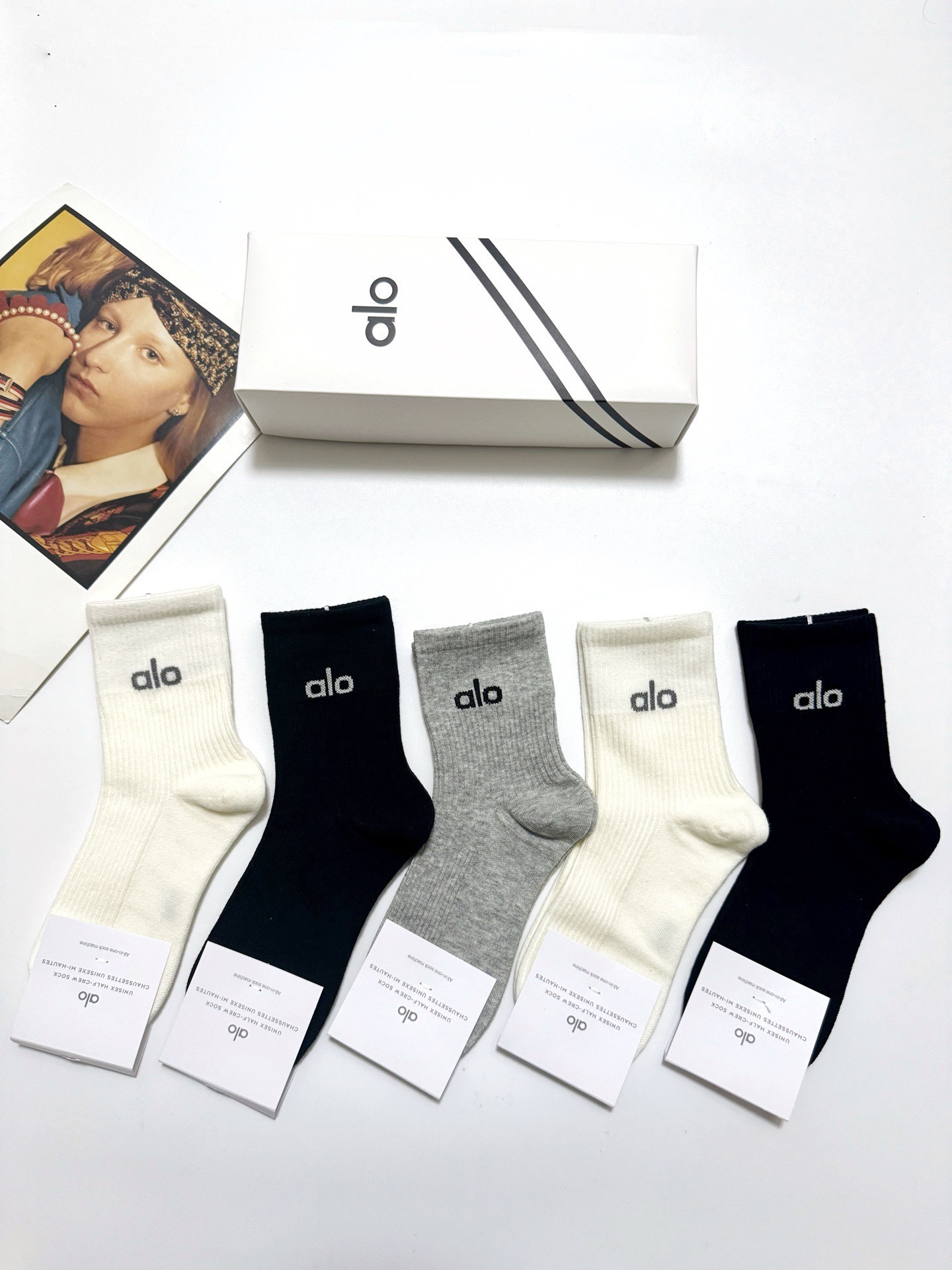 NO:718766,Comes with packaging [5 pairs in a box] alo classic letter logo pure cotton mid-calf socks, ins super popular calf socks, pure cotton fabric, a must-have for fashionistas, classic color matching, personalized, fashionable and versatile, you deserve it Socks, stockings, socks, socks19860909配包装【一盒5双】  alo 经典字母logo 纯棉中筒袜,ins超火爆小腿短袜,纯棉面料,潮人必备 ,经典配色 个性时尚百搭款,你值得拥有哦袜子,丝袜,袜子,socks,accessory