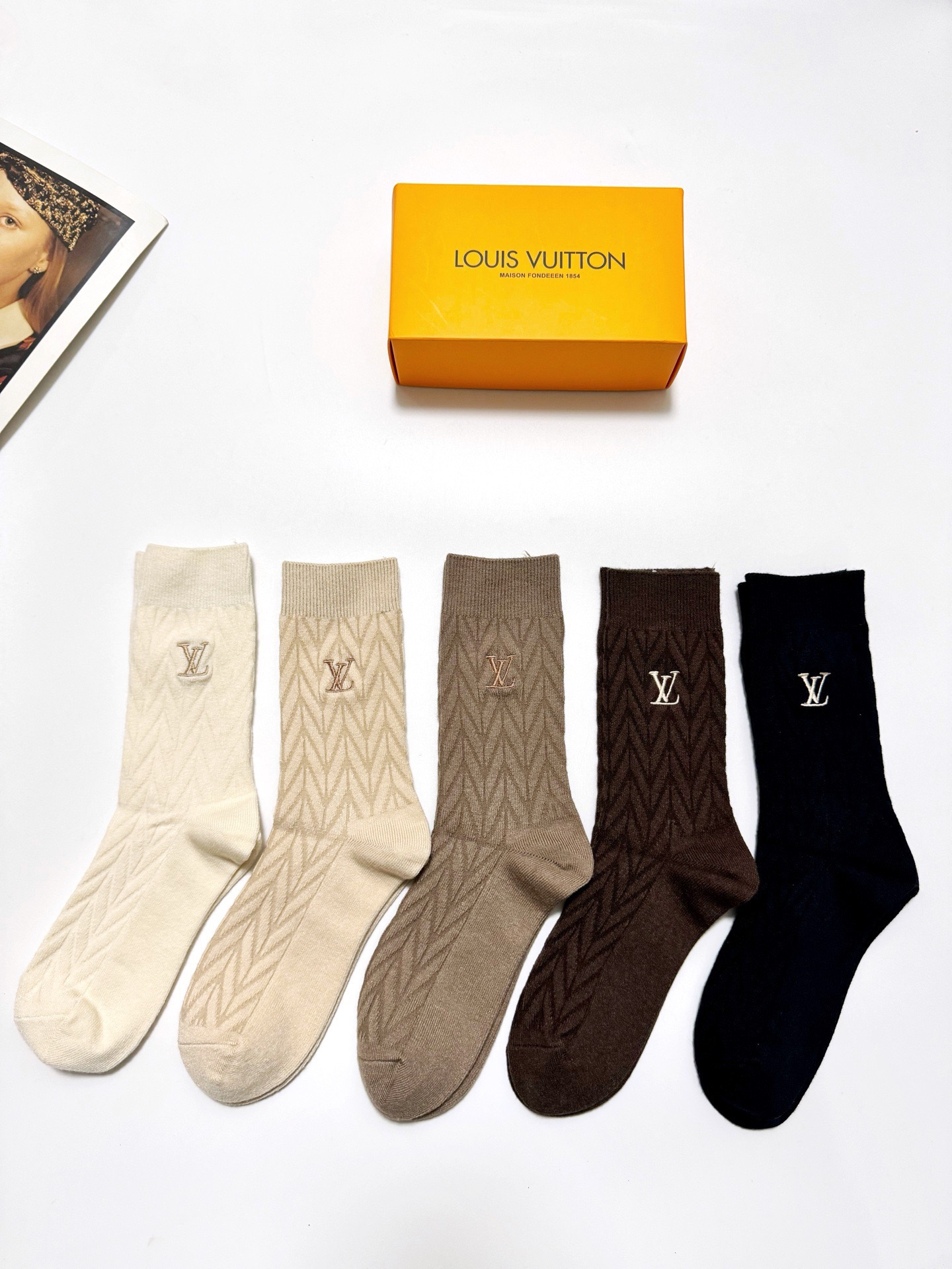 NO:718775,Comes with packaging [5 pairs in a box] LV Louis Vuitton classic letter logo cashmere blend mid-calf socks, ins super popular color, super soft and skin-friendly, a must-have for fashionistas, personalized, fashionable and versatile, you deserve it Socks, stockings, socks, louis vuitton, louis vuitton, socks19860909配包装【一盒5 双】 LV 路易威登 经典字母logo 羊绒混纺 中筒袜,ins超火爆配色 ,超级软糯亲肤,潮人必备 ,个性时尚百搭款,你值得拥有哦袜子,丝袜,袜子,louis vuitton,louis vuitton,socks,accessory