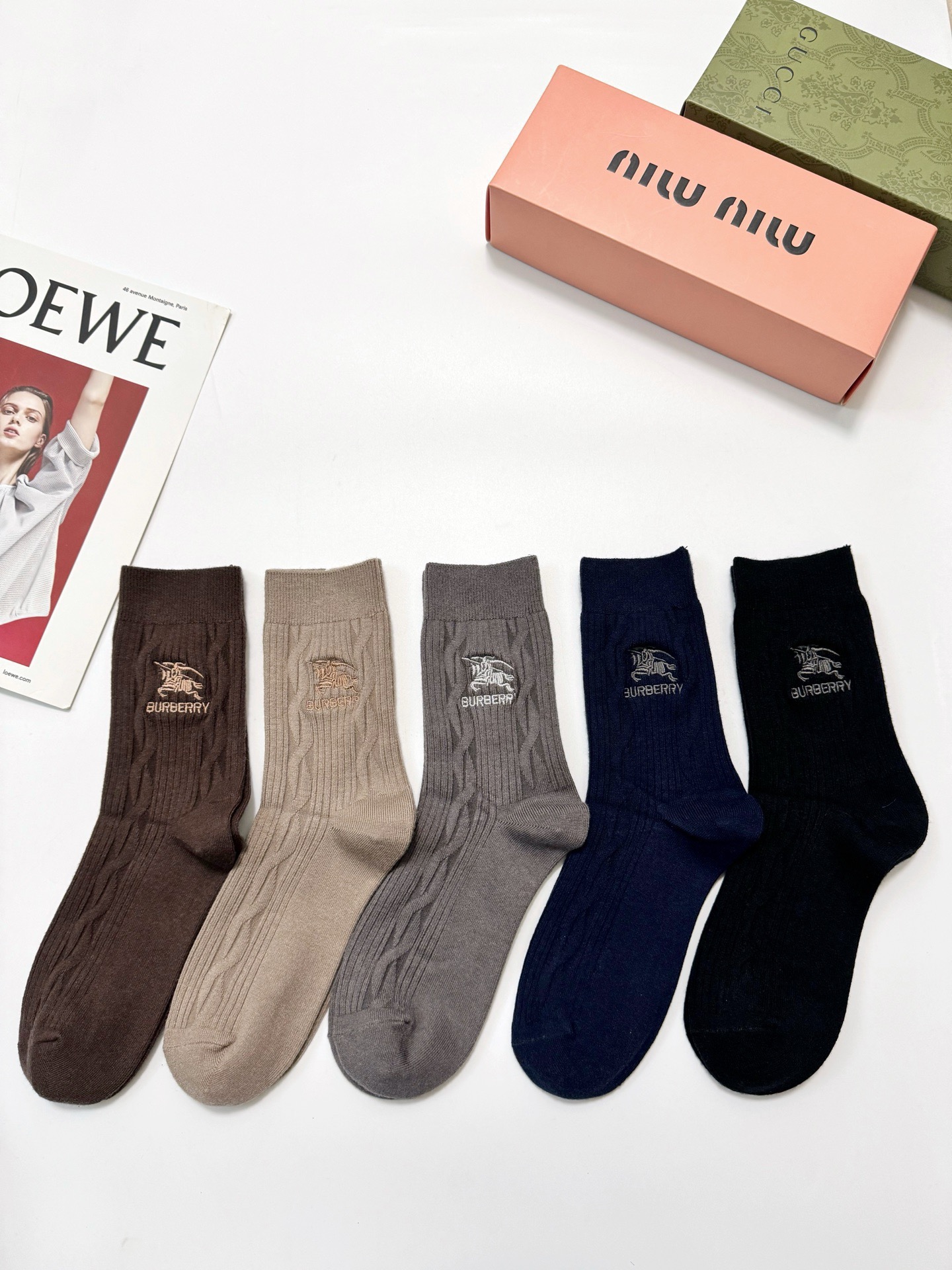 NO:719249,Comes with packaging [5 pairs in a box] Men’s welfare Burberry classic embroidered letter logo cashmere blend mid-calf socks, soft and skin-friendly, ins super popular color, a must-have for fashionistas in autumn and winter, personalized fashionable and versatile, you deserve it Socks, stockings, socks, burberry, burberry, socks19860909配包装【一盒5 双】男士福利款 Burberry 巴宝莉 经典刺绣字母logo 羊绒混纺中筒袜,软糯亲肤,ins超火爆配色 ,秋冬潮人必备 ,个性时尚百搭款,你值得拥有哦 袜子,丝袜,袜子,burberry,burberry,socks,accessory