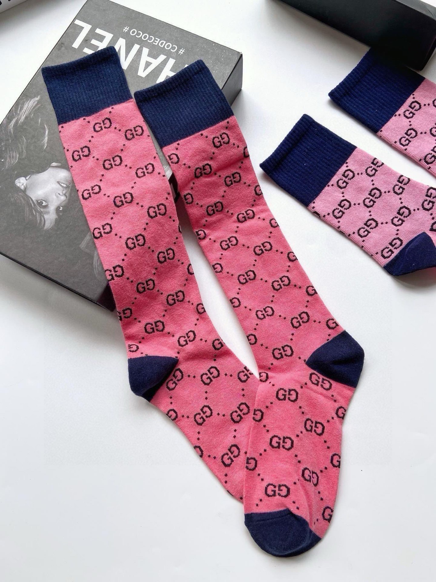 配包装🌟【一盒2双】🌟Gucci 古奇 爆款双G字母 长筒袜 中筒袜🔥专柜同步发售ing ，巨多明星红人