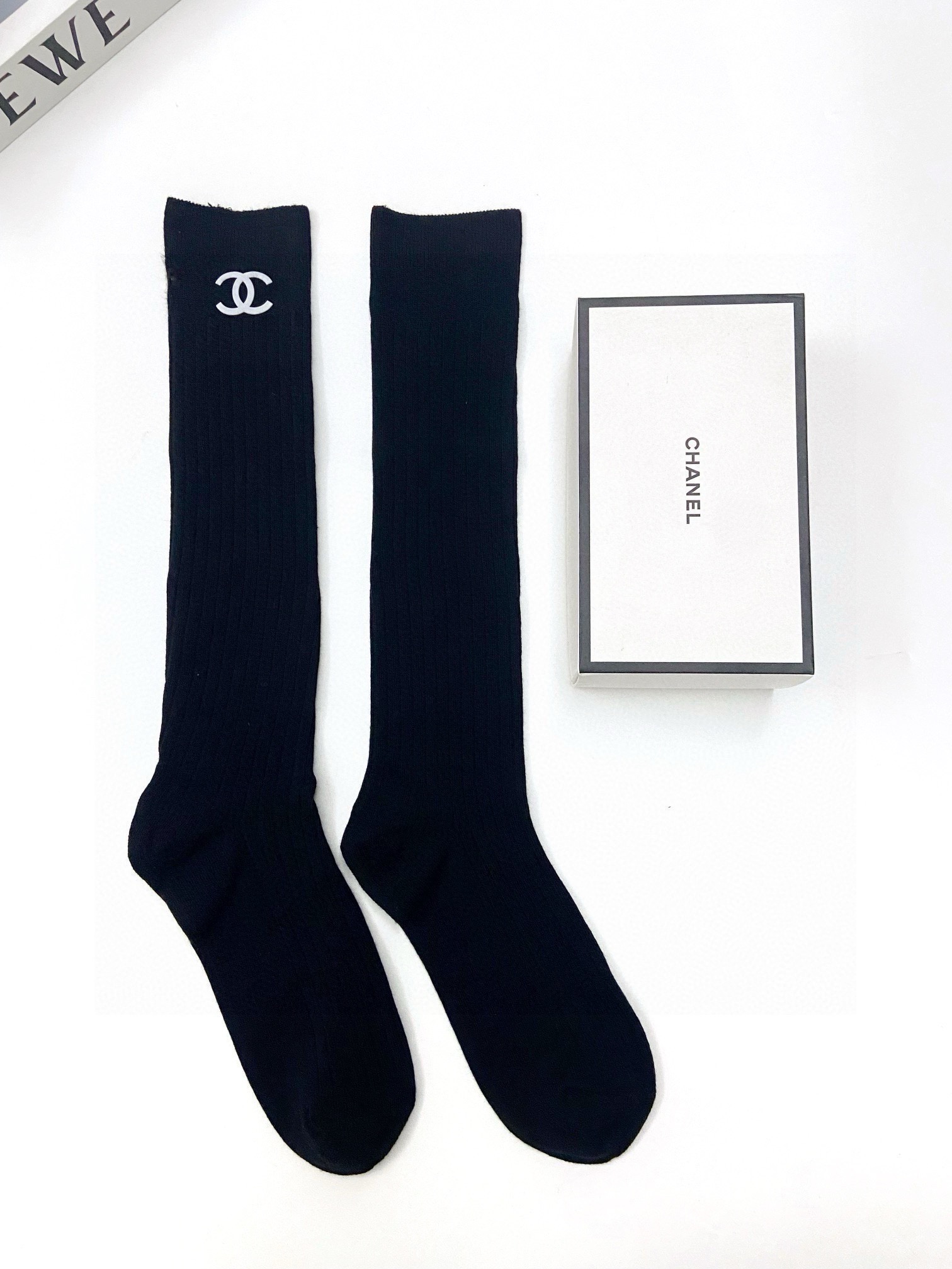 配包装🌟【一盒一双】🌟Chanel 香奈儿 经典双C字母logo纯棉长筒袜 小腿袜🌟ins爆款！专柜在售