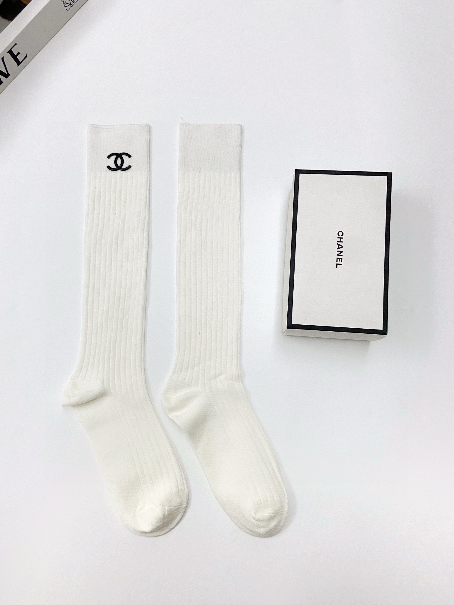 配包装🌟【一盒一双】🌟Chanel 香奈儿 经典双C字母logo纯棉长筒袜 小腿袜🌟ins爆款！专柜在售