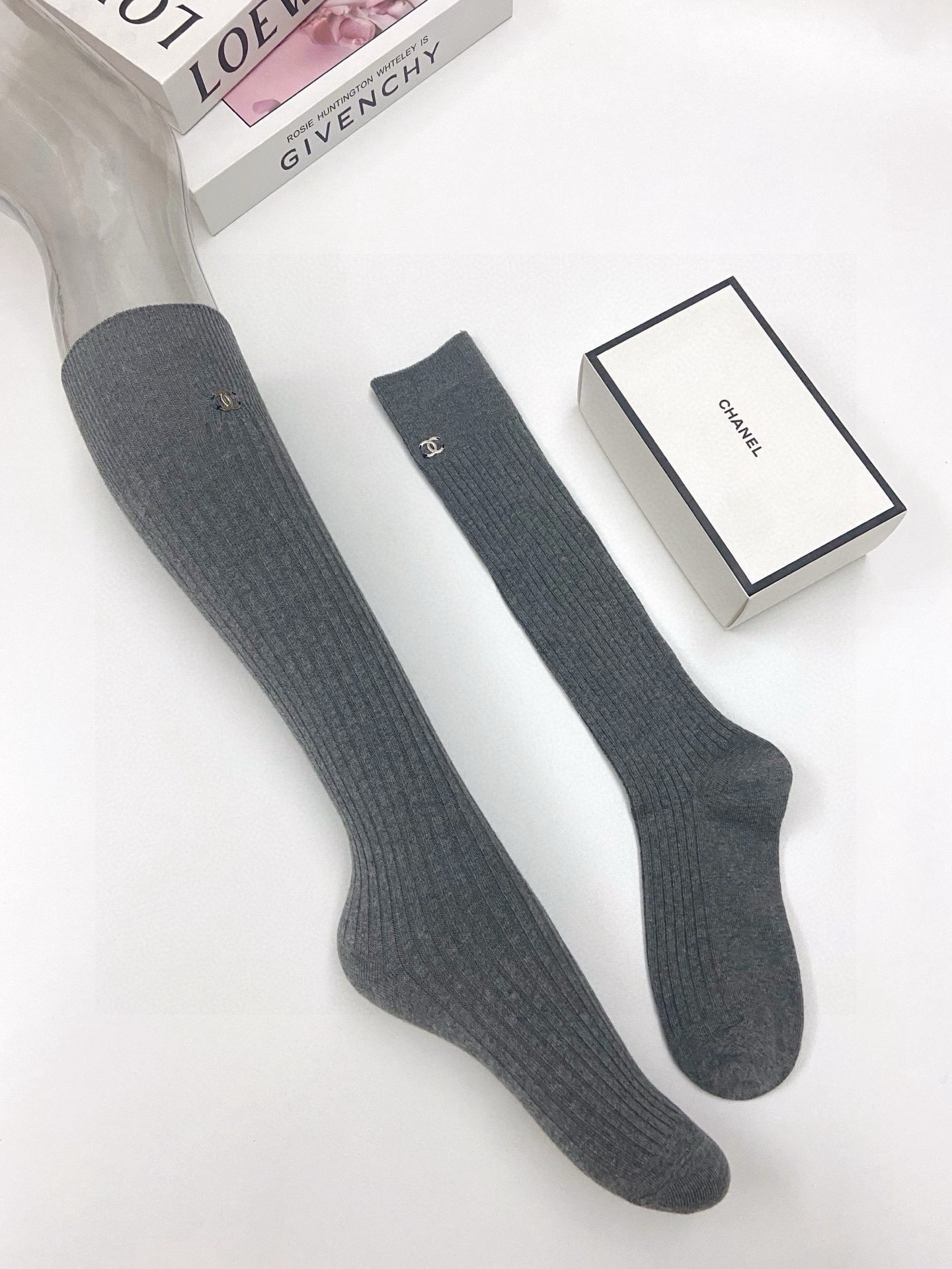 配包装🌟【一盒一双】🌟Chanel 香奈儿 经典字母logo纯棉长筒袜 小腿袜🌟重工装饰个性时尚🌟ins