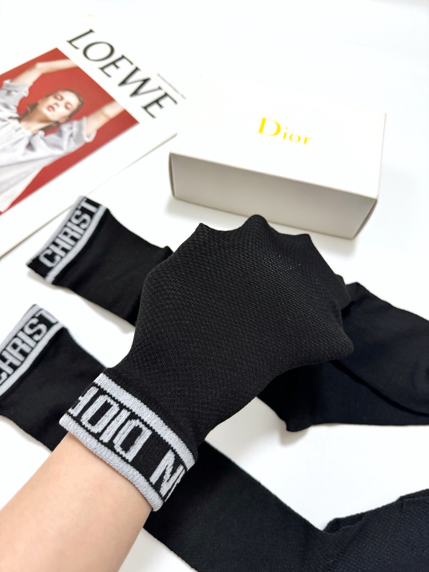 配包装🌟【一盒2双】🌟Dior 迪奥 棉混纺网眼中筒袜 小腿袜🌟ins爆款！专柜在售ing 🌟高版本 ～